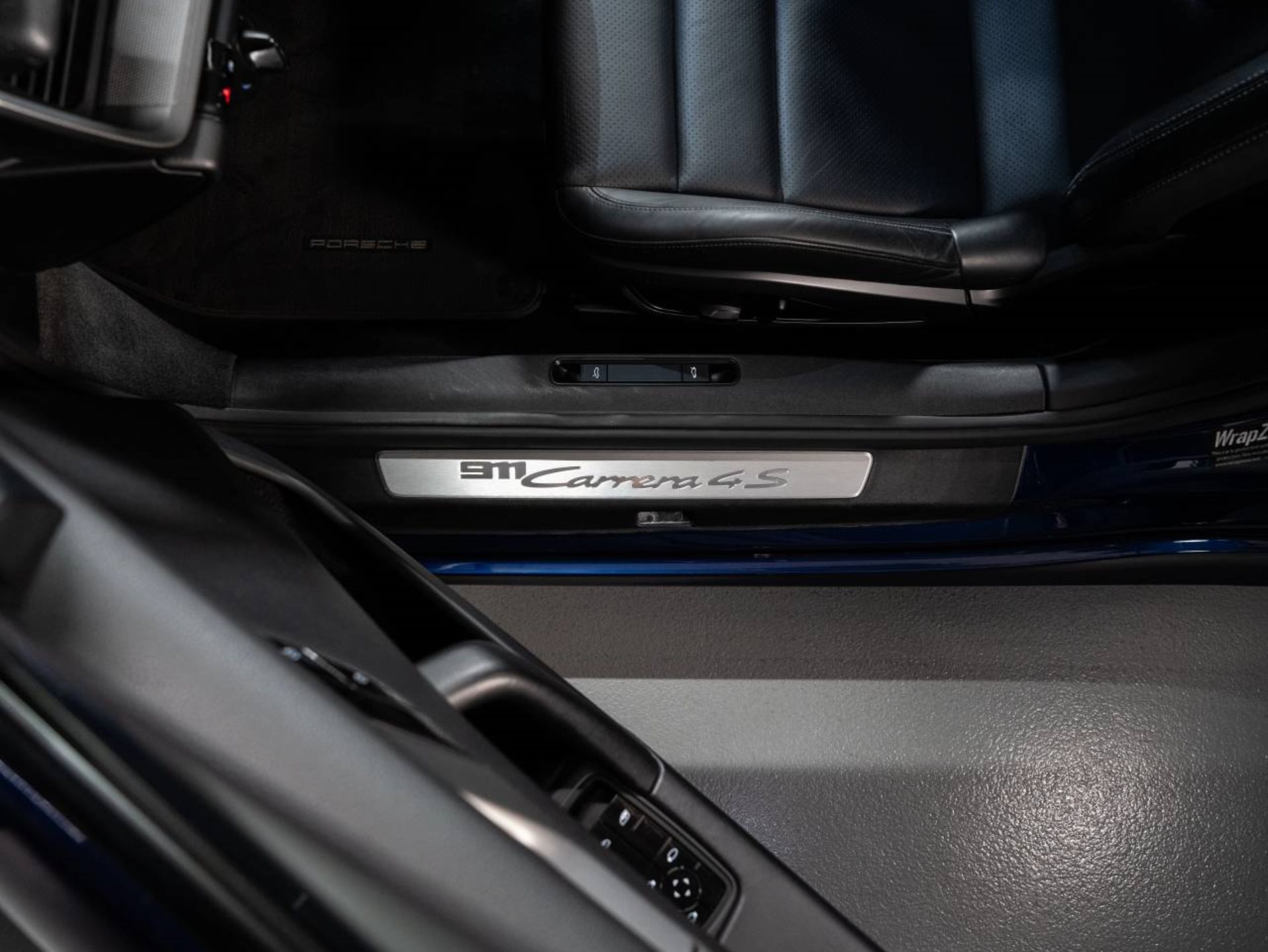 PORSCHE 911 Carrera 4S-image-19