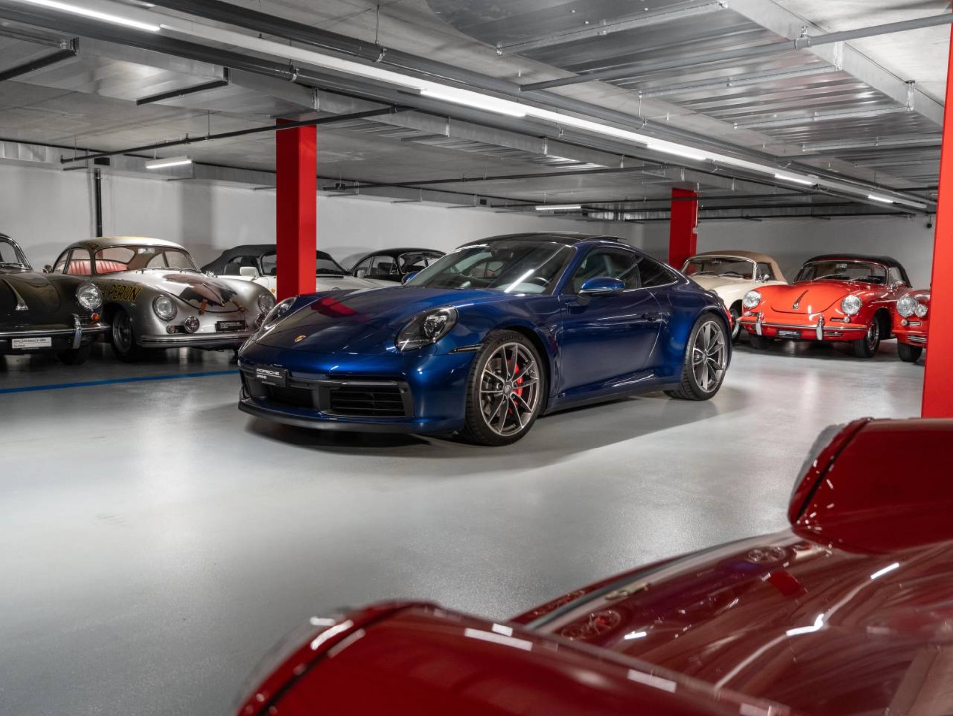 PORSCHE 911 Carrera 4S-image-0
