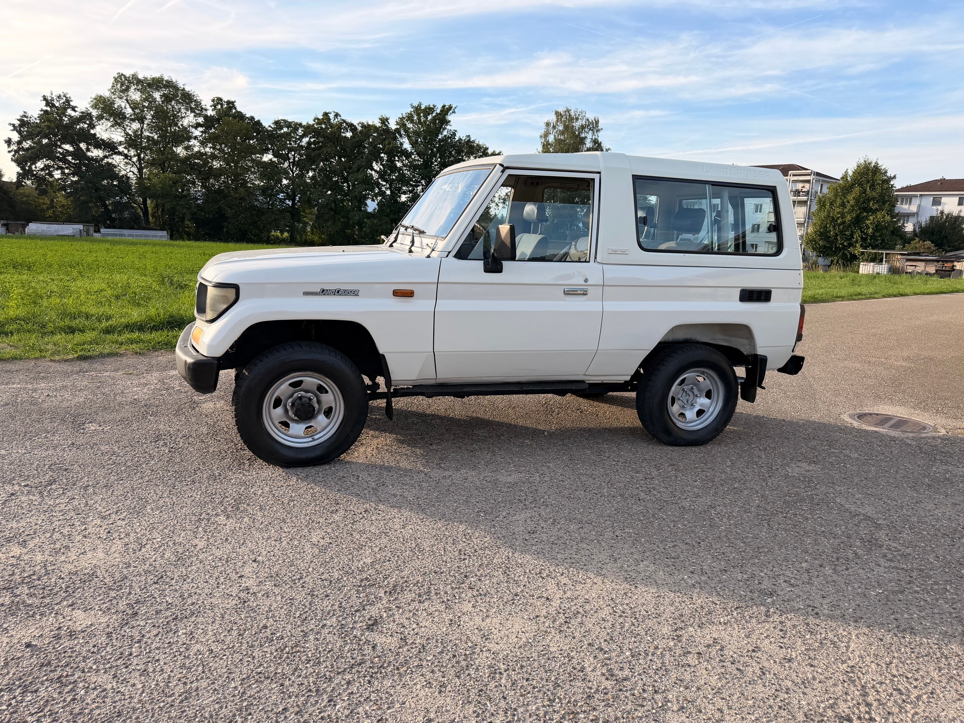 TOYOTA RJ 70 LV-MNEW Hard-Top-image-1