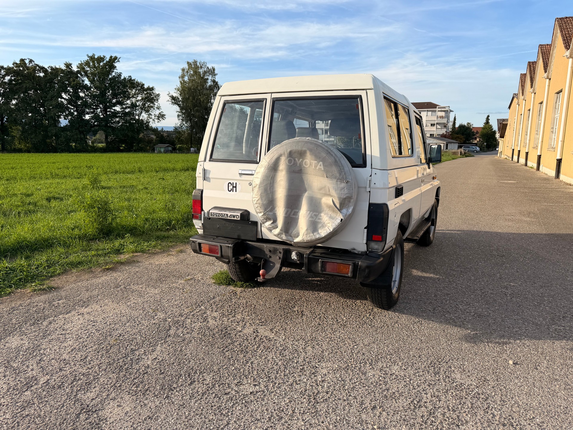 TOYOTA RJ 70 LV-MNEW Hard-Top-image-2