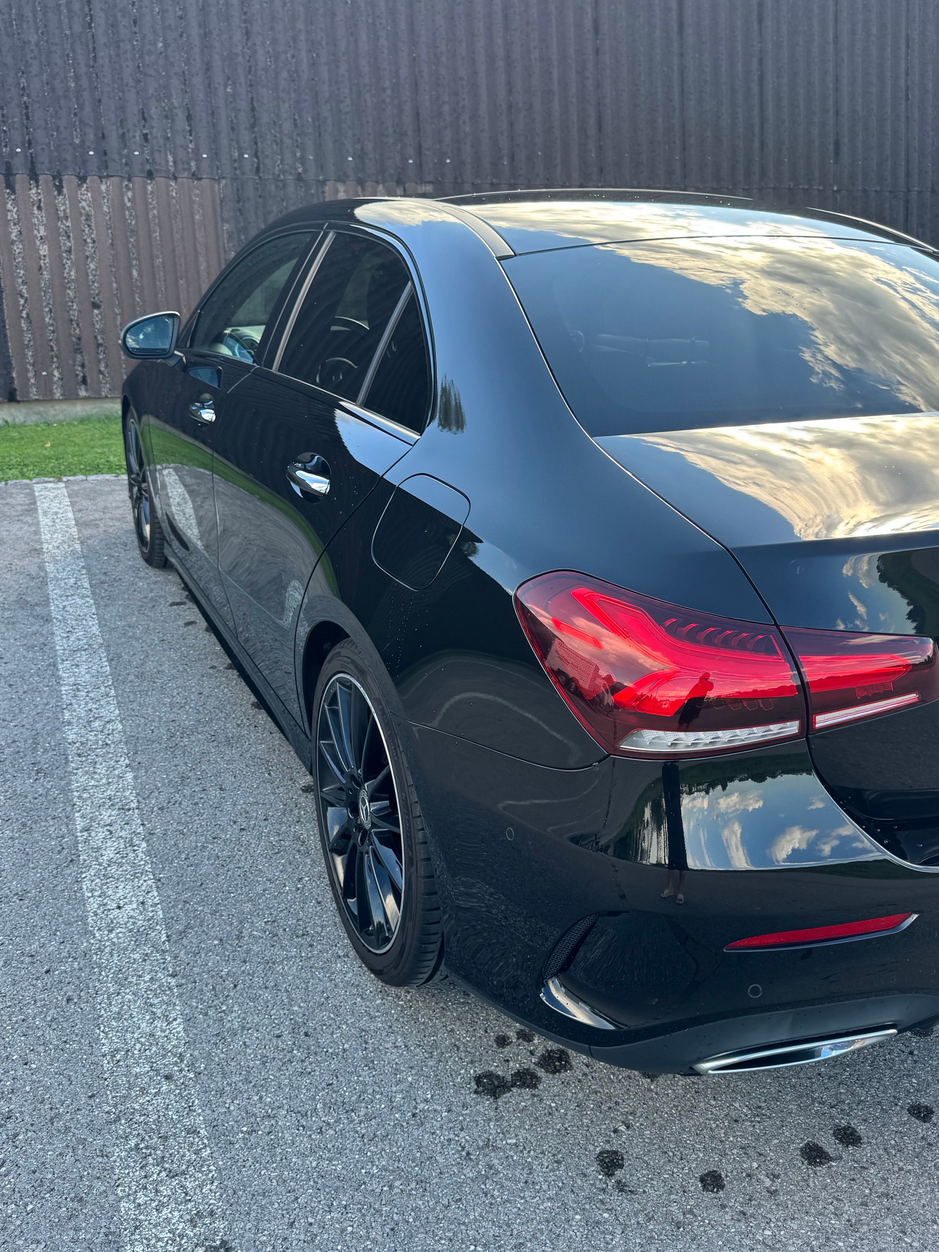MERCEDES-BENZ A 250 AMG Line 4m-image-2