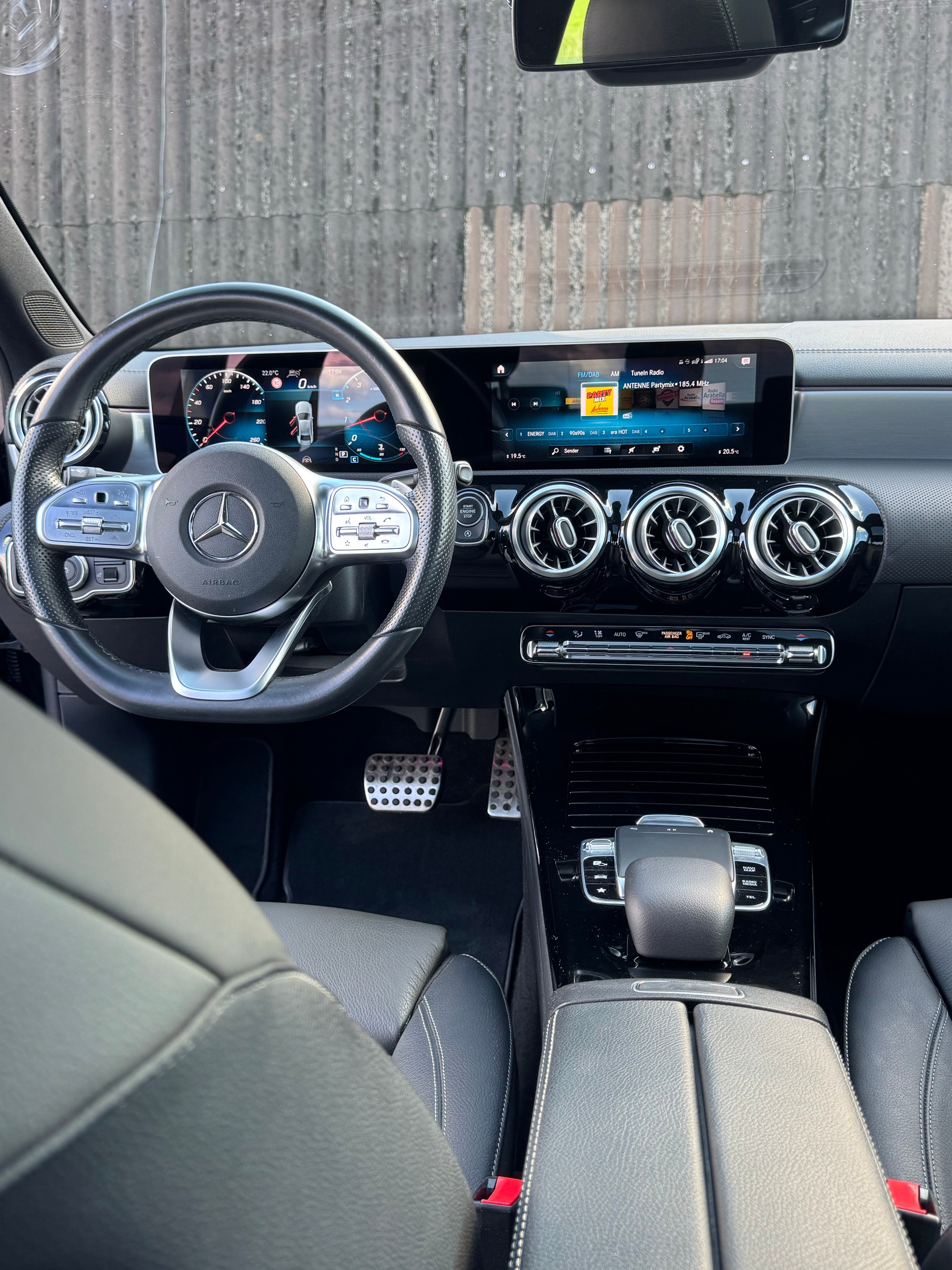 MERCEDES-BENZ A 250 AMG Line 4m-image-4