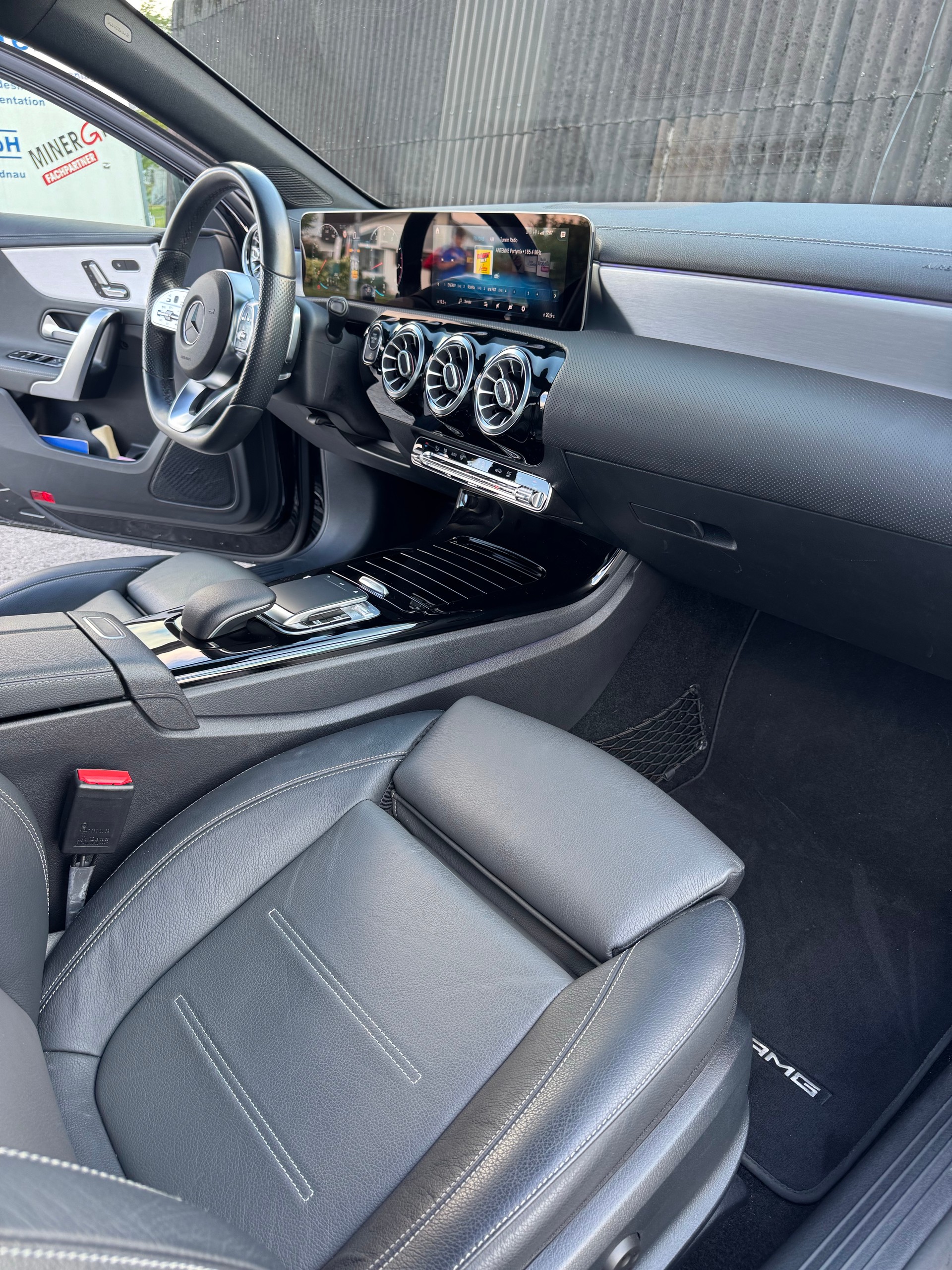 MERCEDES-BENZ A 250 AMG Line 4m-image-5