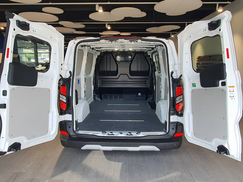 FORD Transit Custom Van 320 L1 2.0 EcoBlue 170 Trail 4x4-image-12