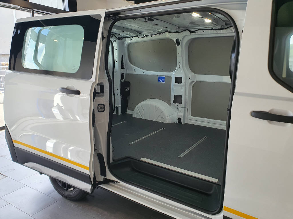 FORD Transit Custom Van 320 L1 2.0 EcoBlue 170 Trail 4x4-image-10