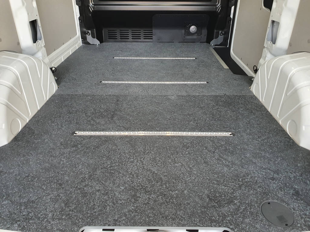 FORD Transit Custom Van 320 L1 2.0 EcoBlue 170 Trail 4x4-image-13