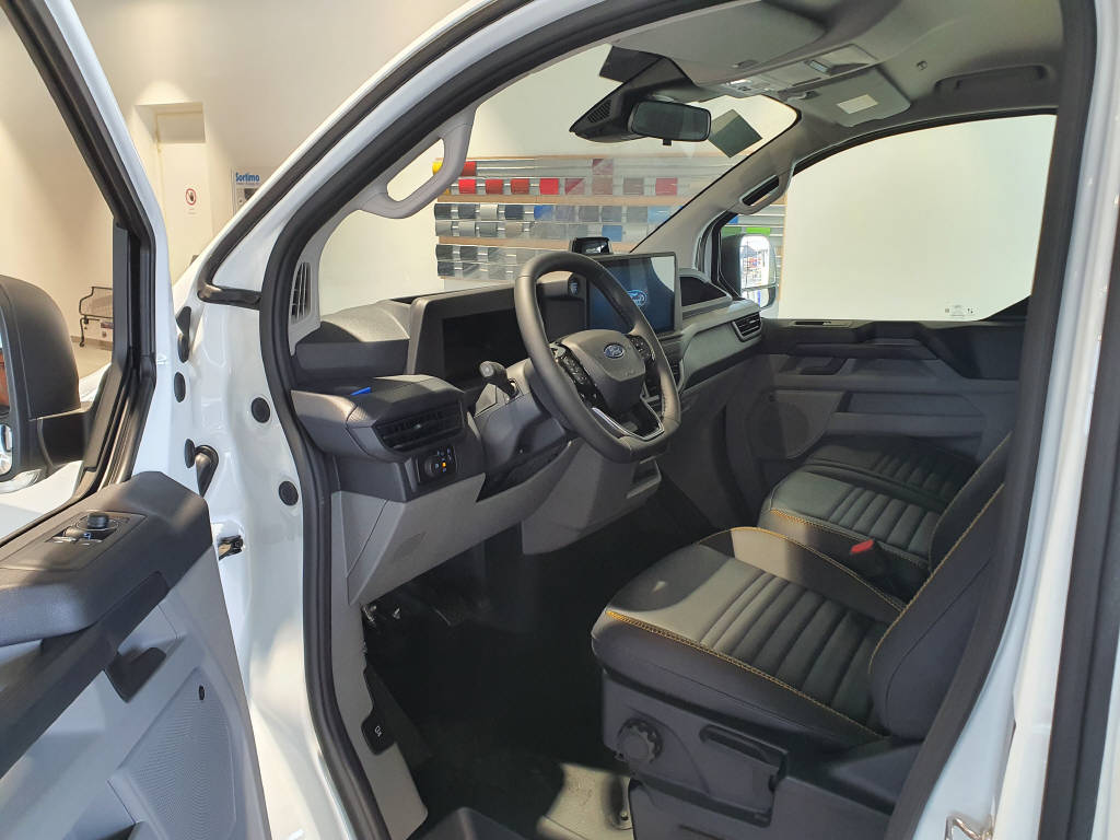 FORD Transit Custom Van 320 L1 2.0 EcoBlue 170 Trail 4x4-image-7