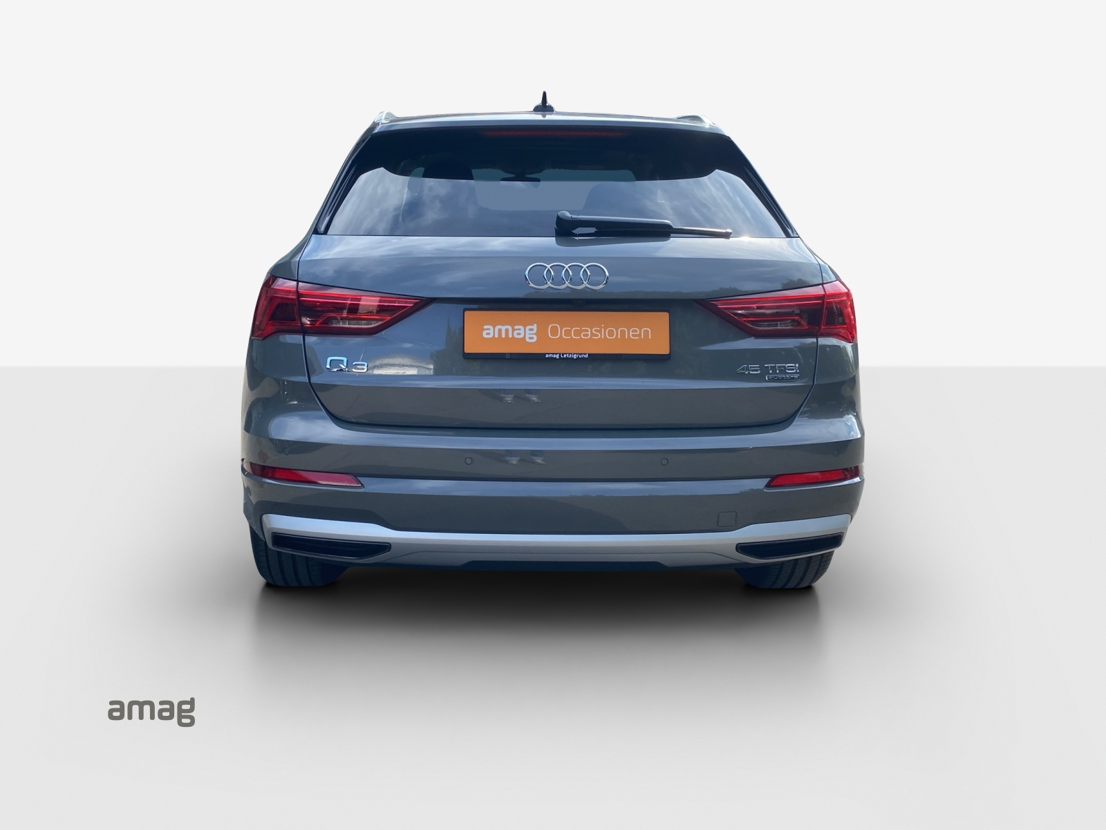 AUDI Q3 45 TFSI advanced quattro S-tronic-image-3