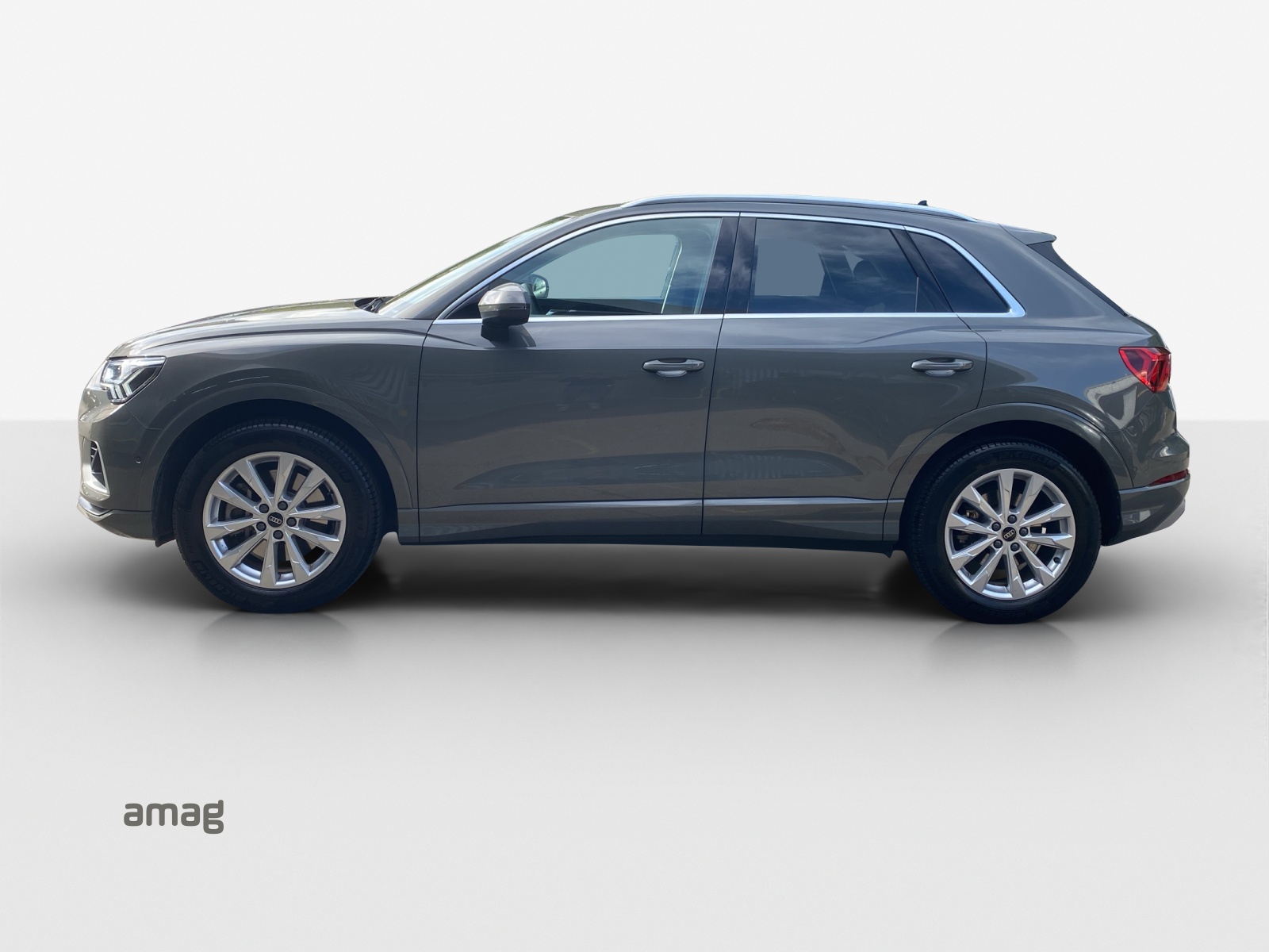 AUDI Q3 45 TFSI advanced quattro S-tronic-image-1