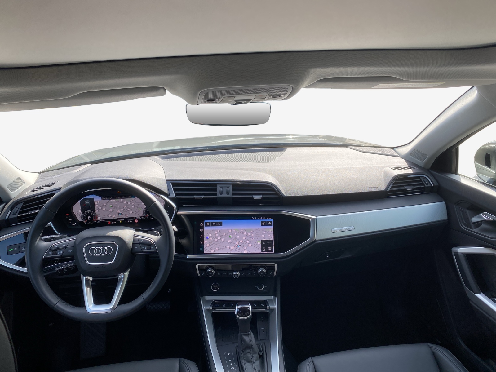 AUDI Q3 45 TFSI advanced quattro S-tronic-image-8