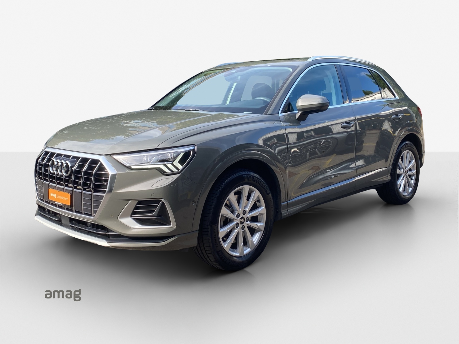 AUDI Q3 45 TFSI advanced quattro S-tronic-image-0