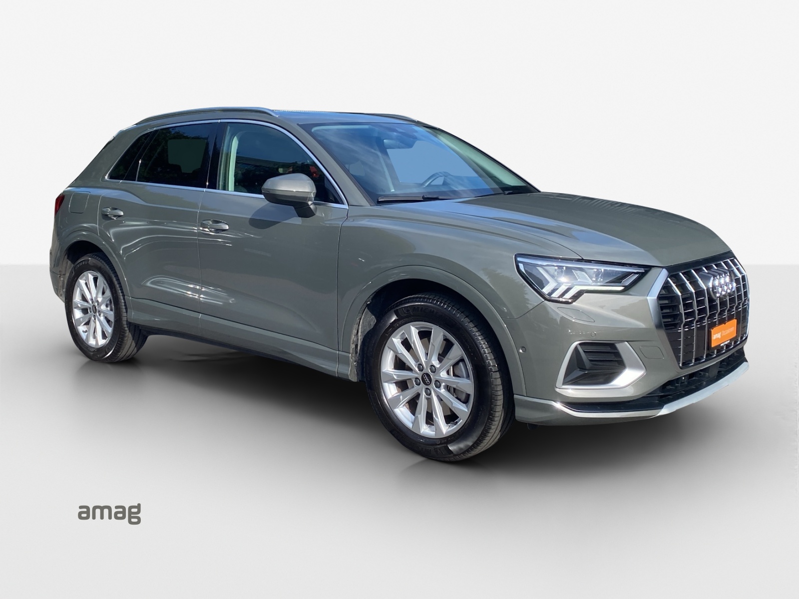 AUDI Q3 45 TFSI advanced quattro S-tronic-image-5