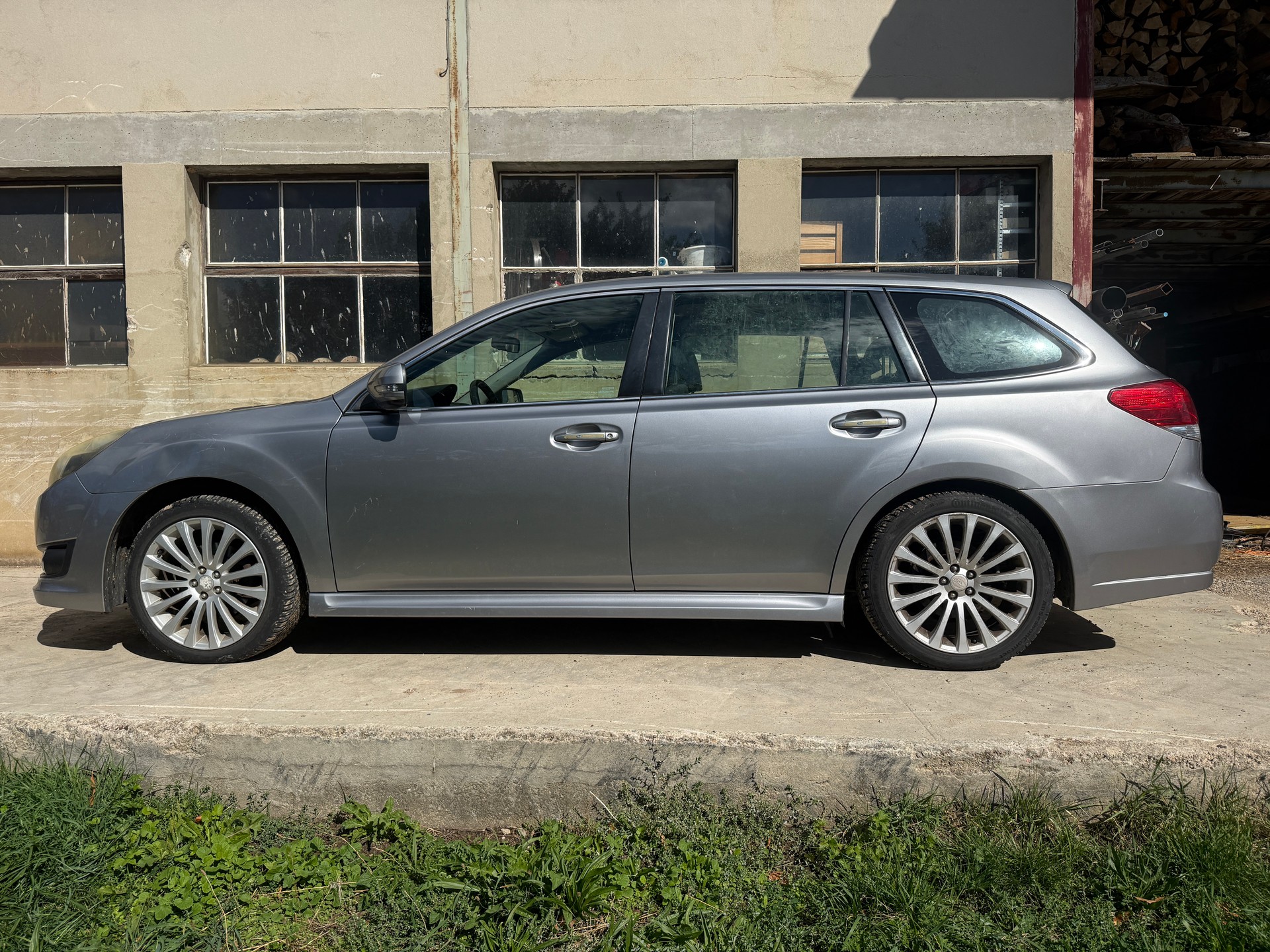 SUBARU Legacy 2.0D Swiss S AWD-image-4