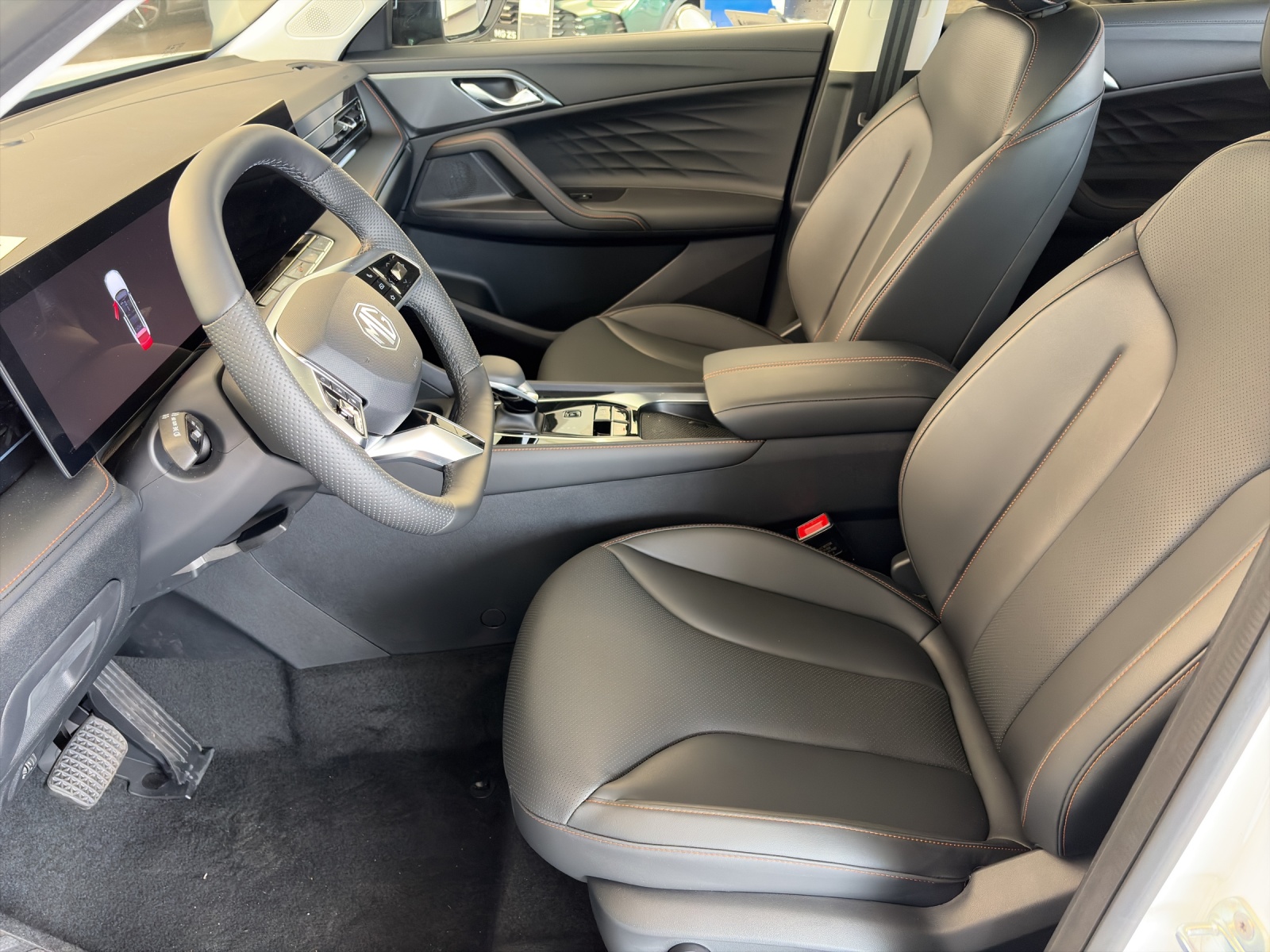 MG HS 1.5 Hybrid Luxury-image-3