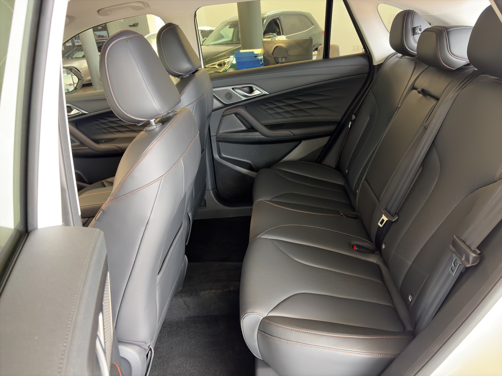 MG HS 1.5 Hybrid Luxury-image-4