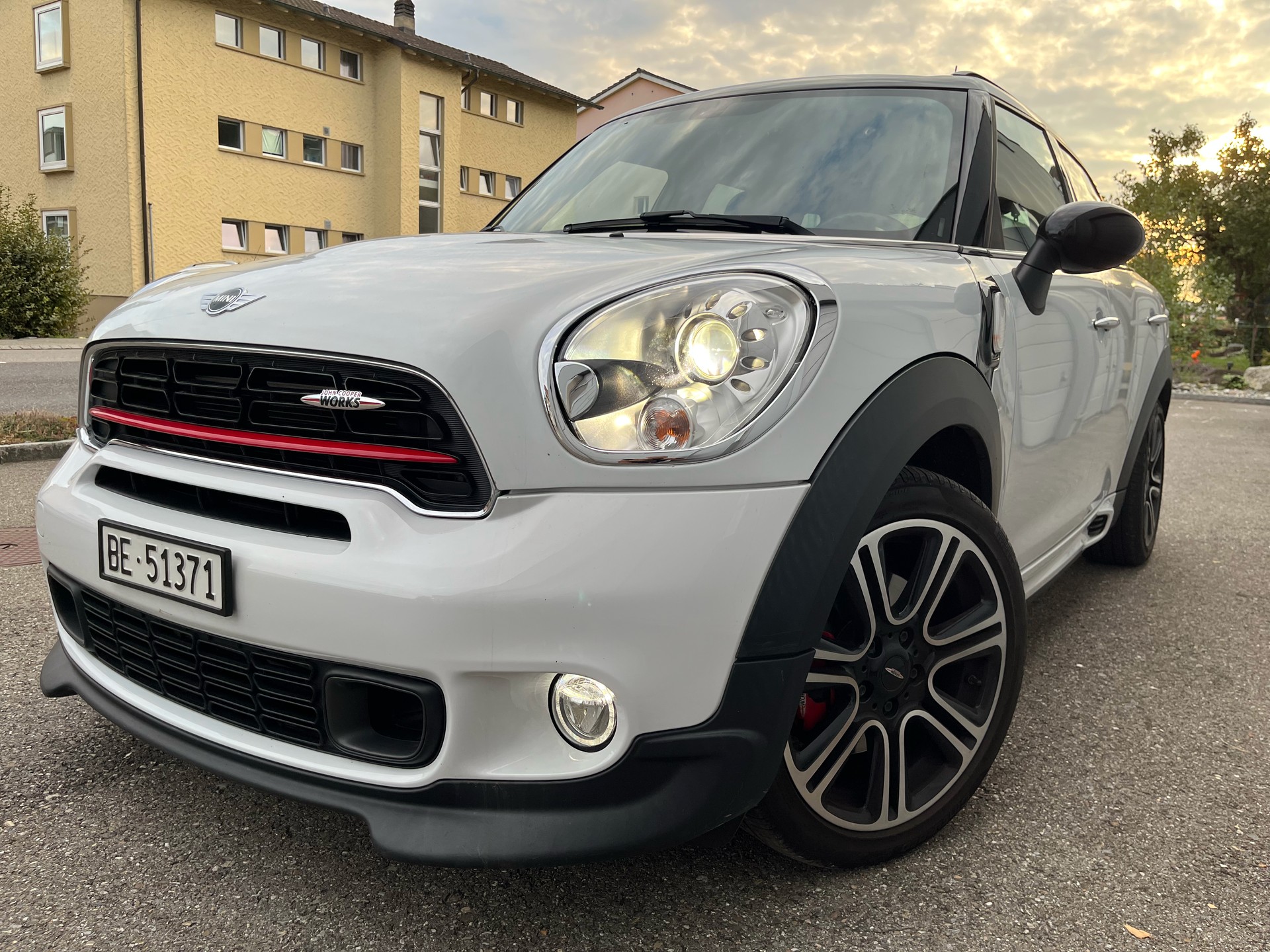 MINI MINI Countryman R60 1.6i John Cooper Works ALL4 Steptronic - harman kardon sound - Navi - Leder - 8-fach Alu-image-1