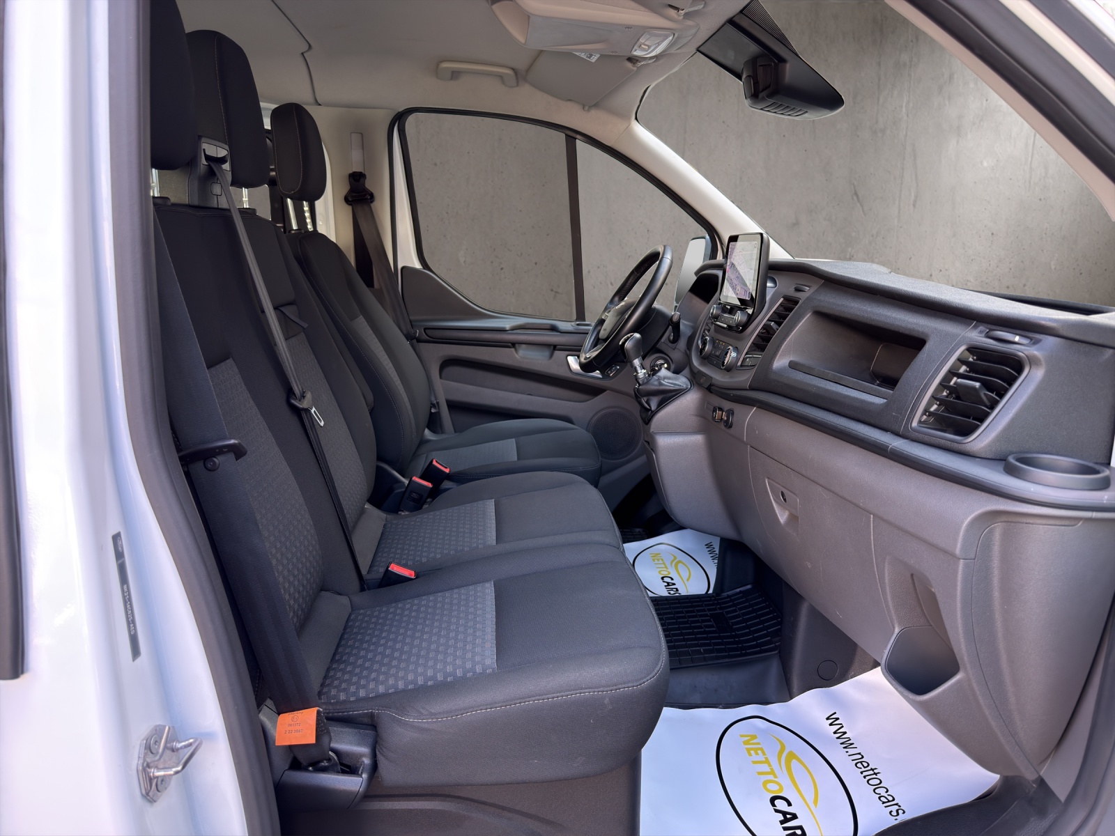 FORD Transit Custom Van 300 L2H1 DK Trend-image-8