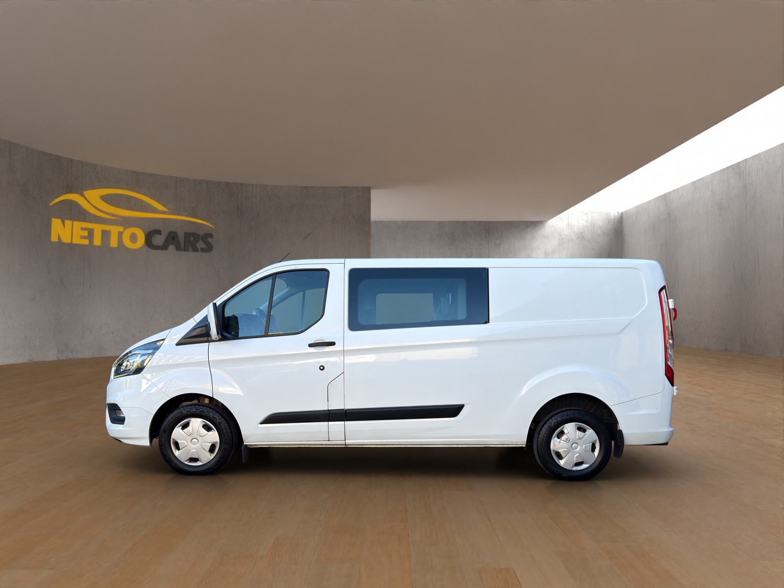FORD Transit Custom Van 300 L2H1 DK Trend-image-5