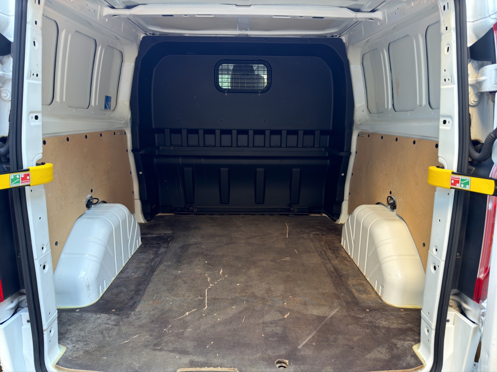 FORD Transit Custom Van 300 L2H1 DK Trend-image-15