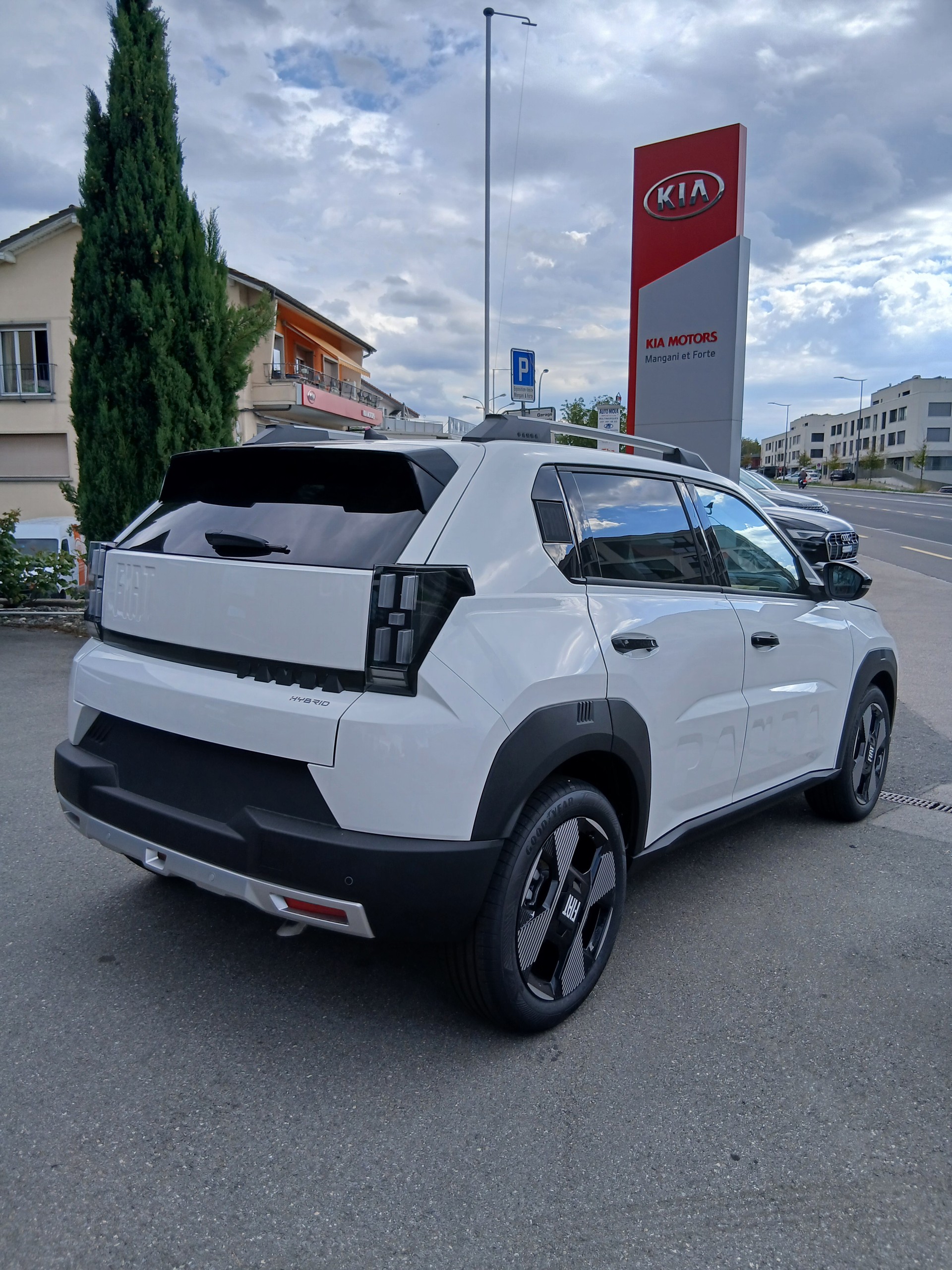FIAT Grande Panda MHEV La Prima-image-2