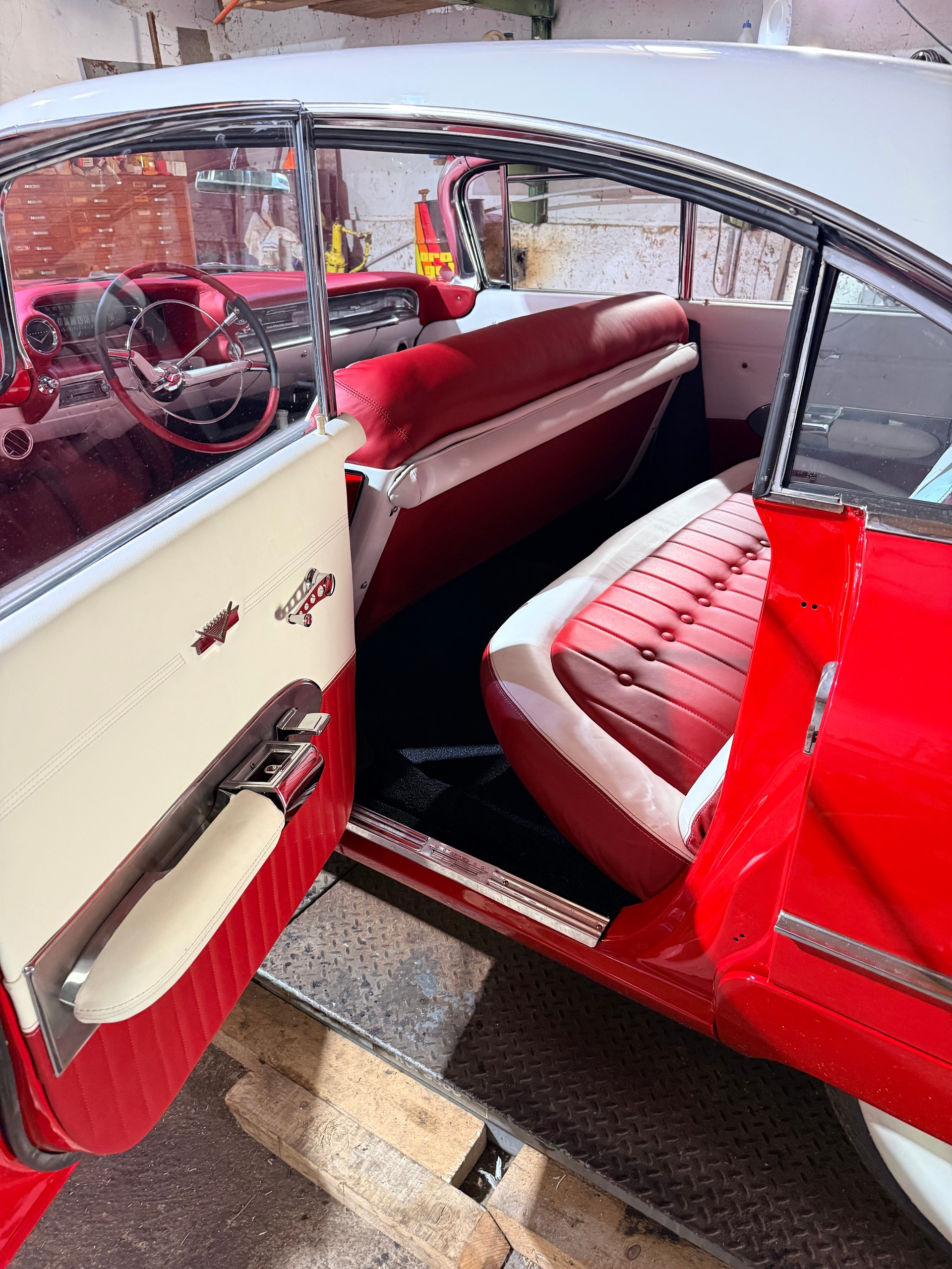 CADILLAC Deville-image-3