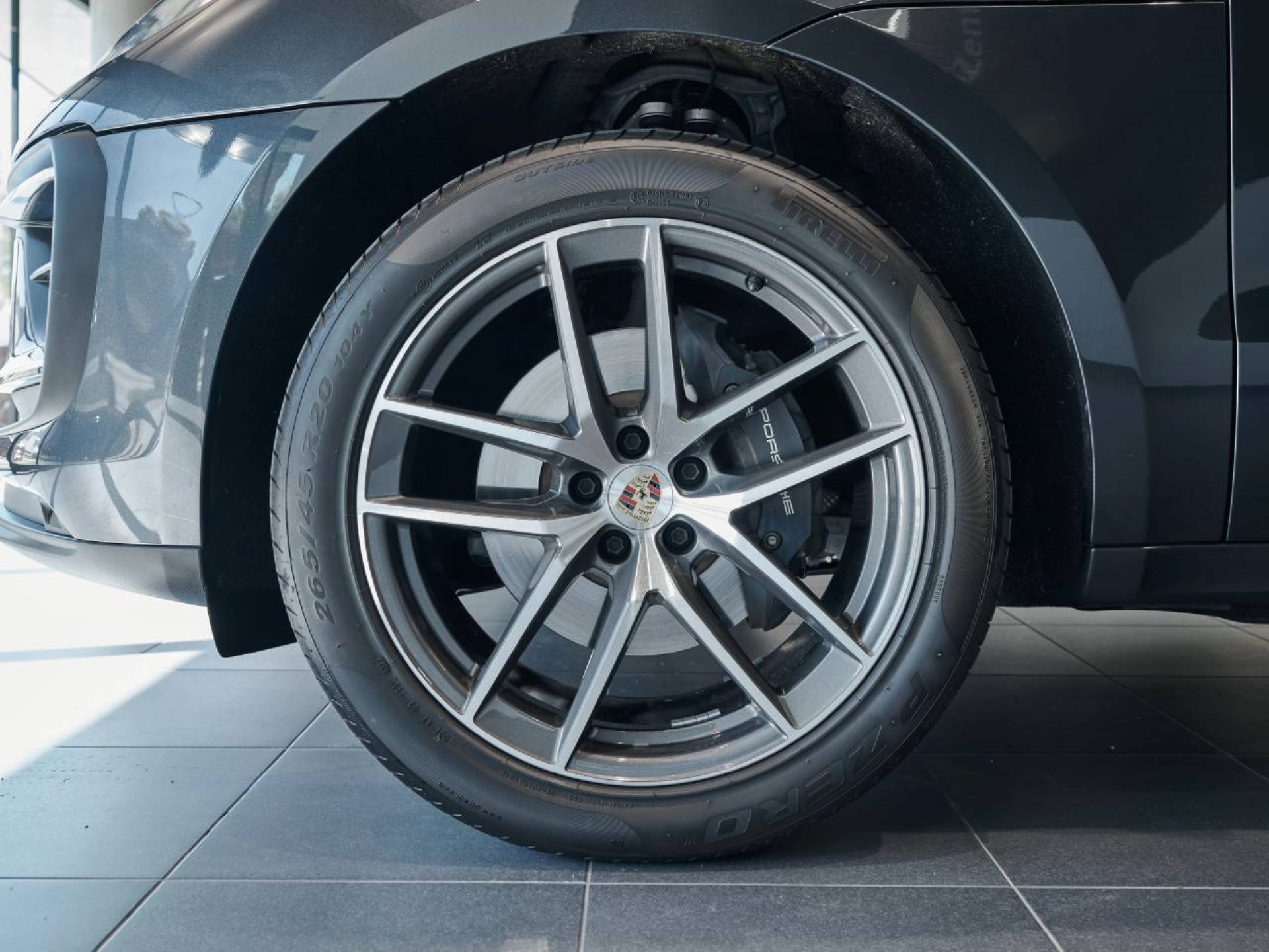 PORSCHE Macan-image-29