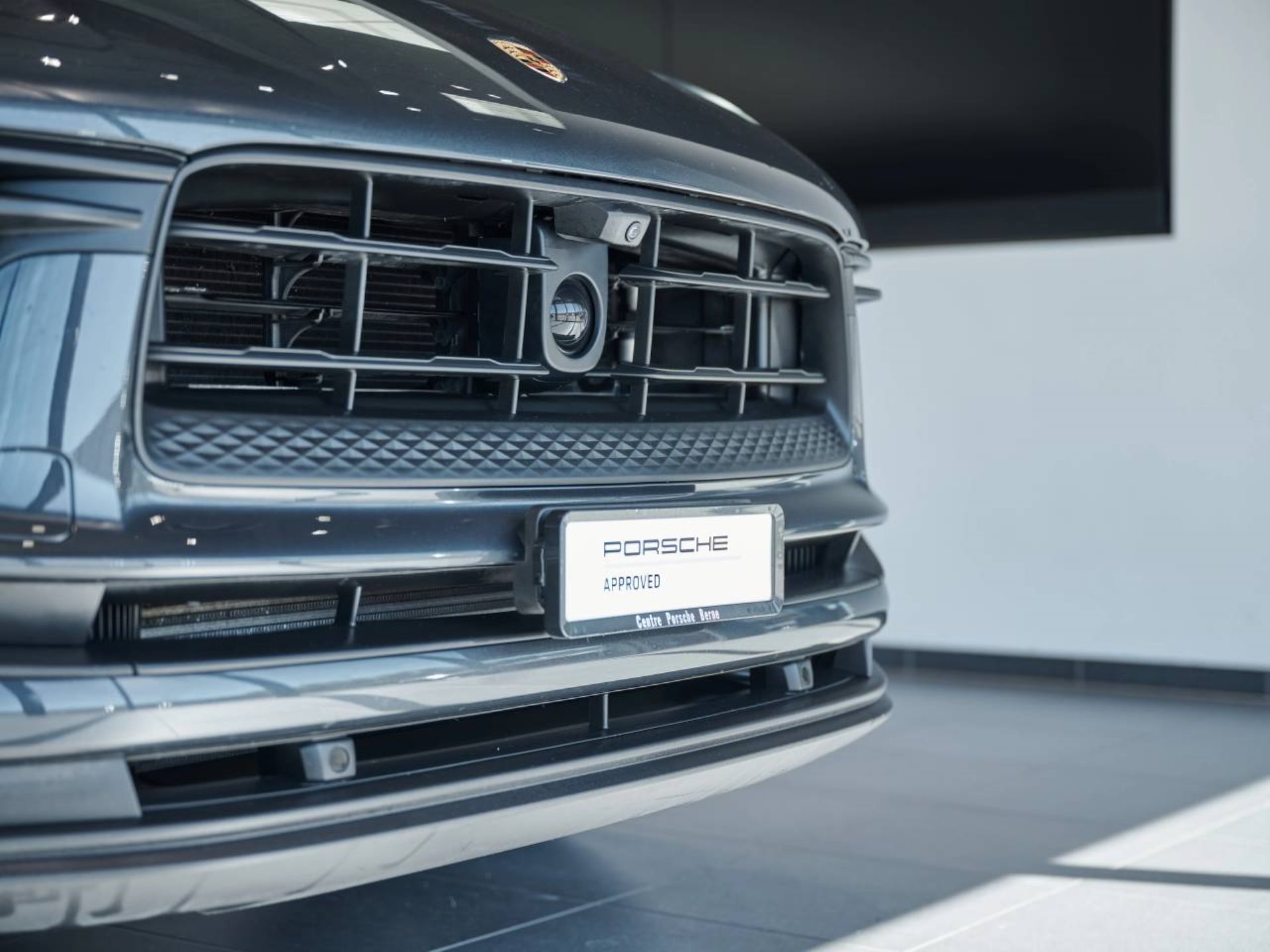 PORSCHE Macan-image-25