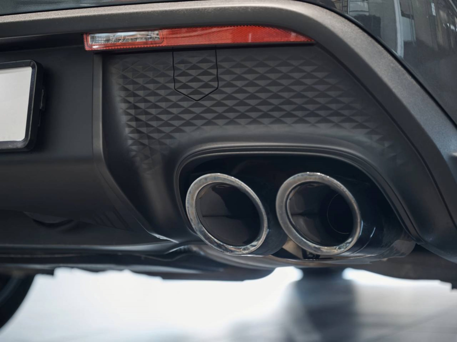 PORSCHE Macan-image-28