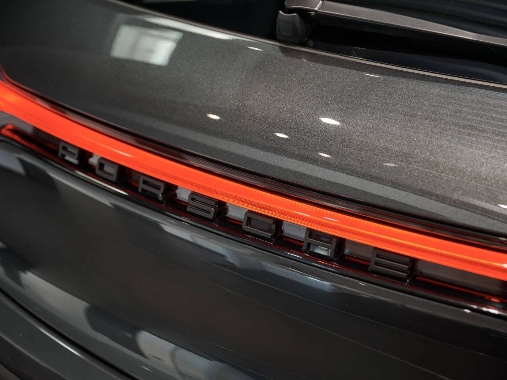 PORSCHE Macan-image-26