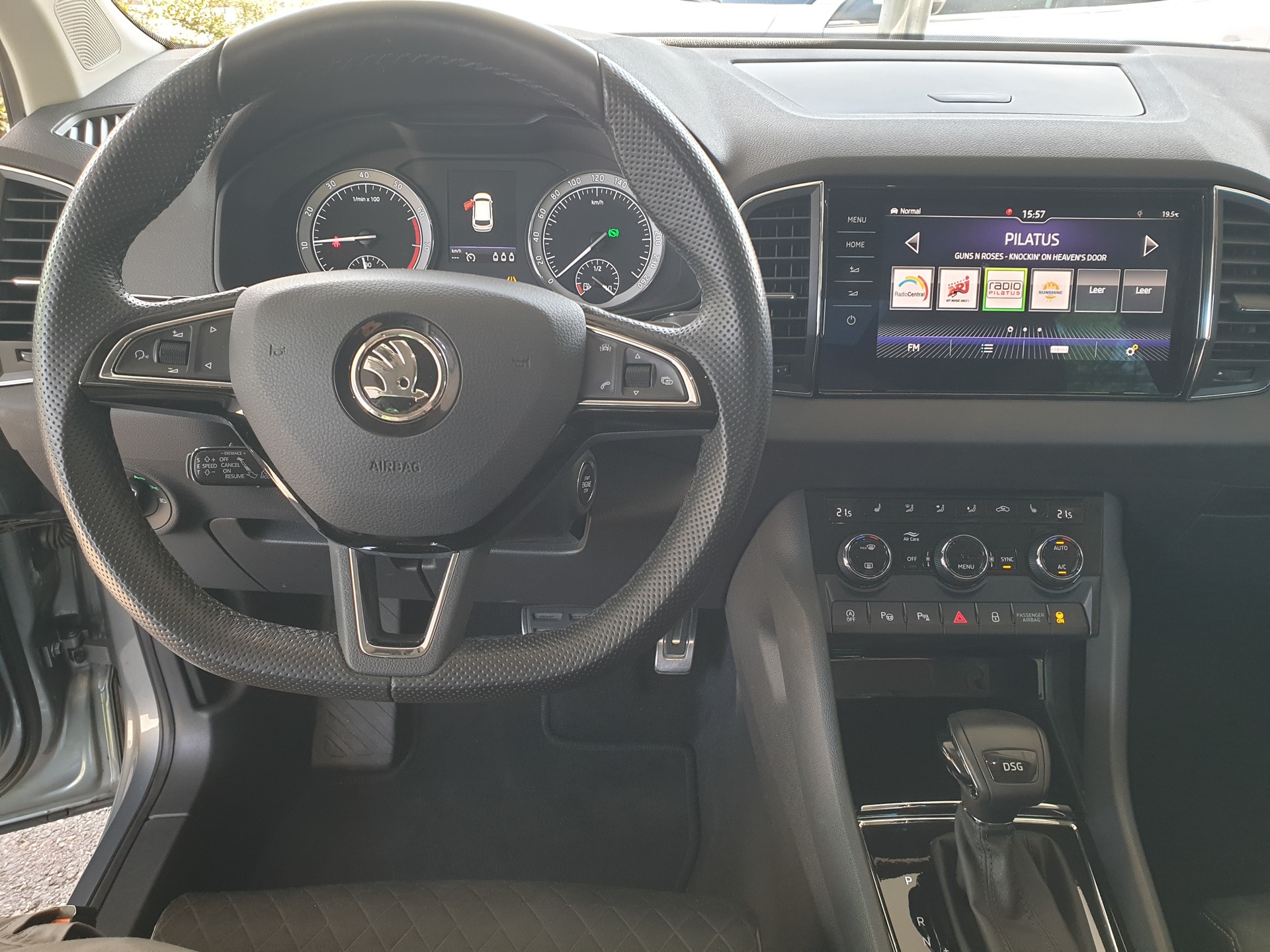 SKODA Karoq 1.5 TSI ACT Style DSG-image-9