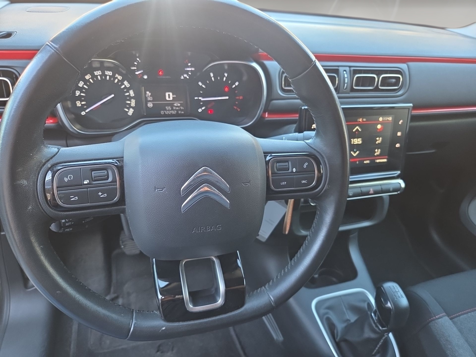 CITROEN C3 1.2i PureTech Feel Edition-image-5