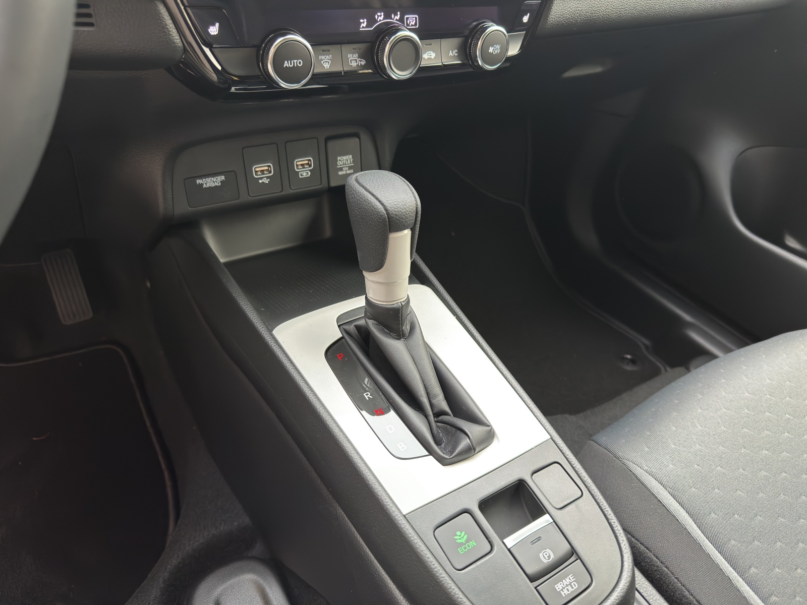 HONDA Jazz 1.5i-MMD Elegance E-CVT-image-9