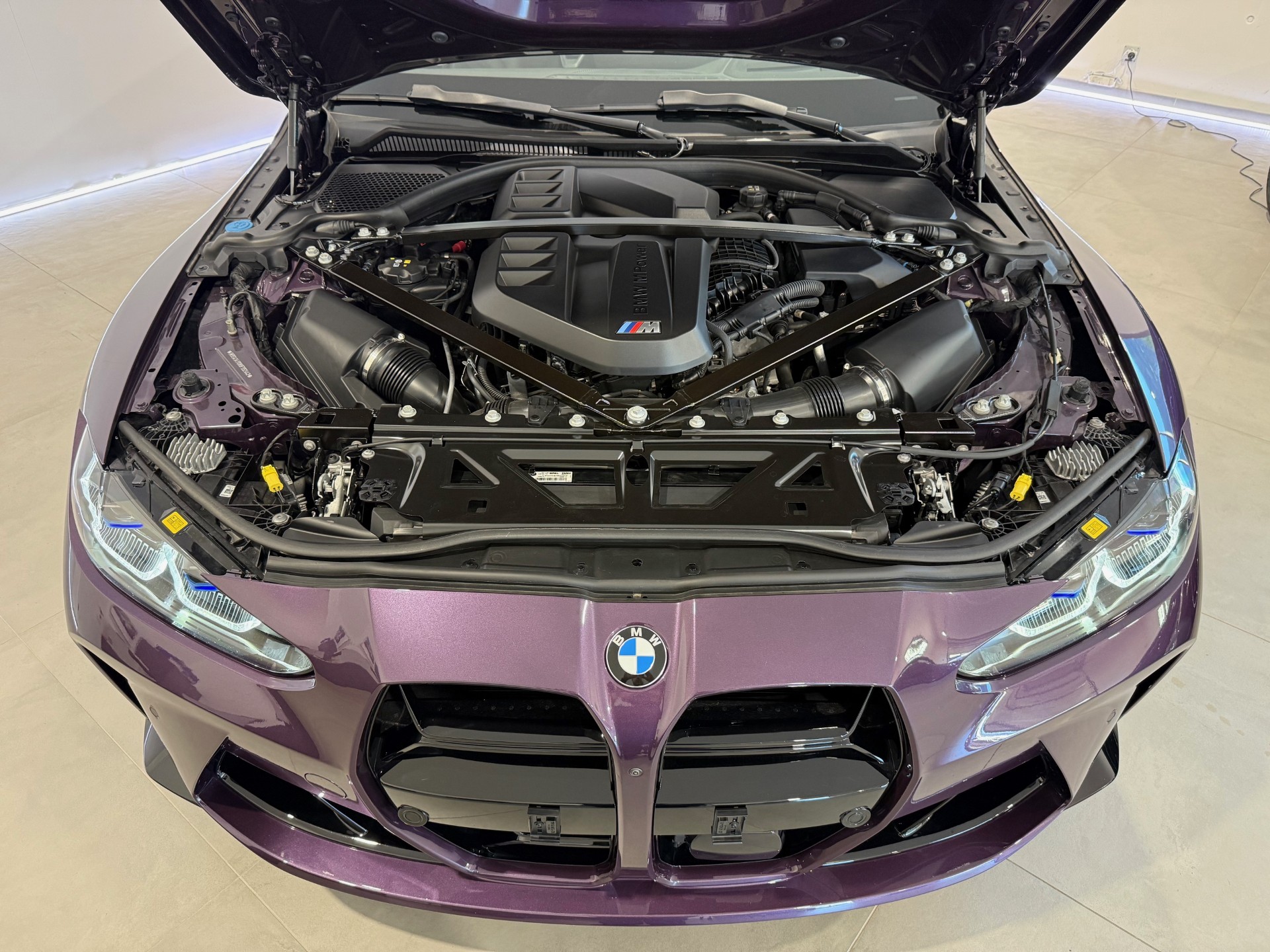 BMW M3 Competition M xDrive-image-4