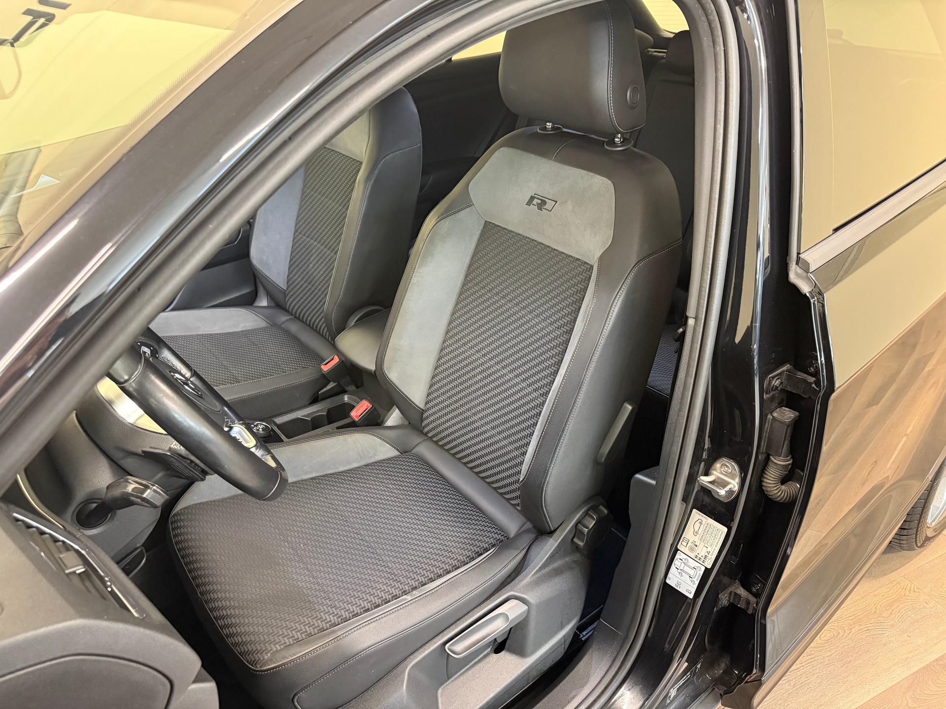 VW T-Roc 1.5 TSI R-Line EVO Sport DSG 4Motion-image-13