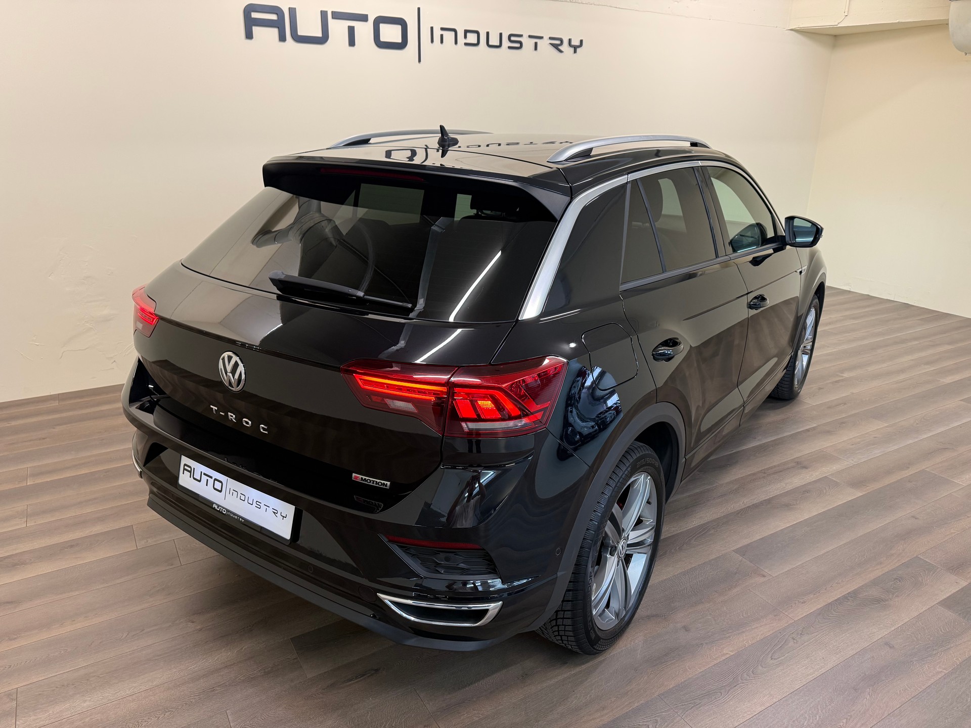 VW T-Roc 1.5 TSI R-Line EVO Sport DSG 4Motion-image-4