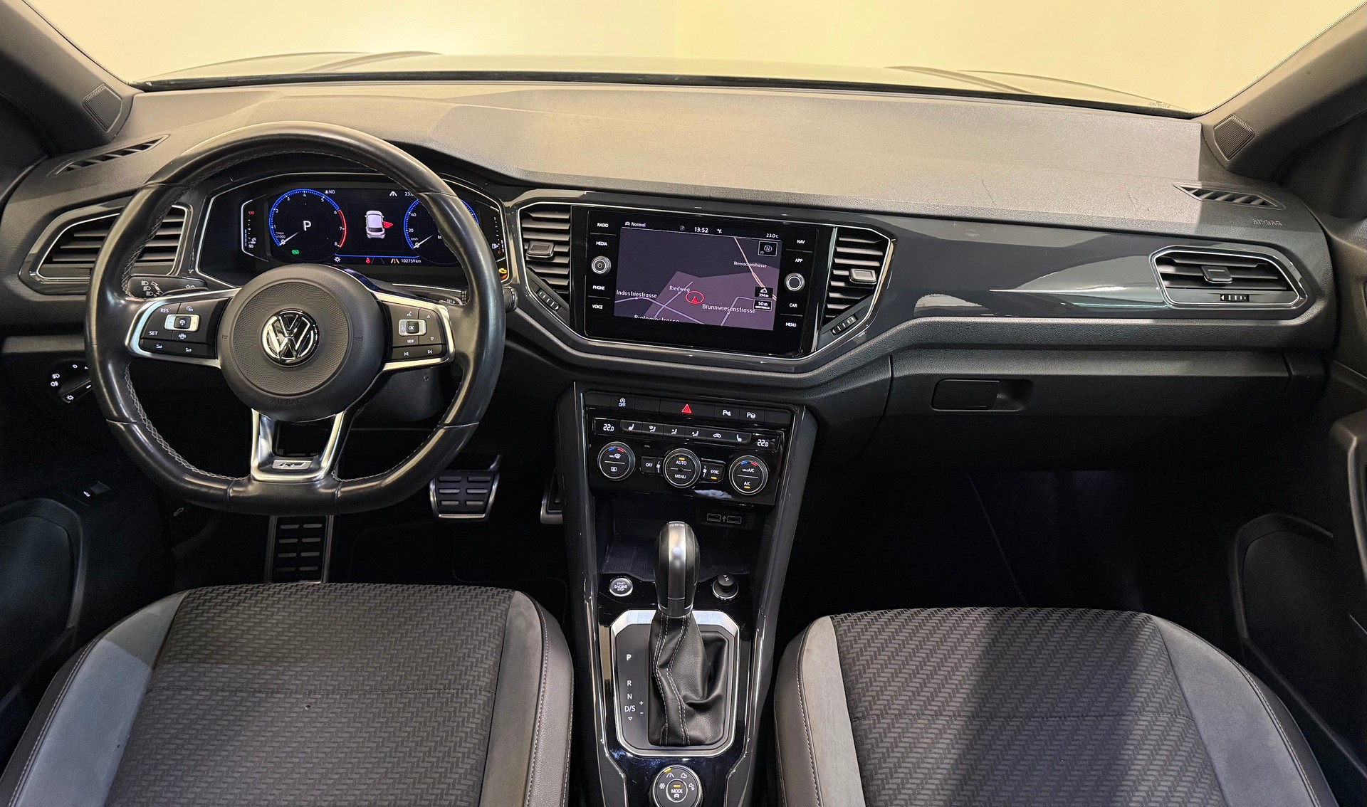 VW T-Roc 1.5 TSI R-Line EVO Sport DSG 4Motion-image-15