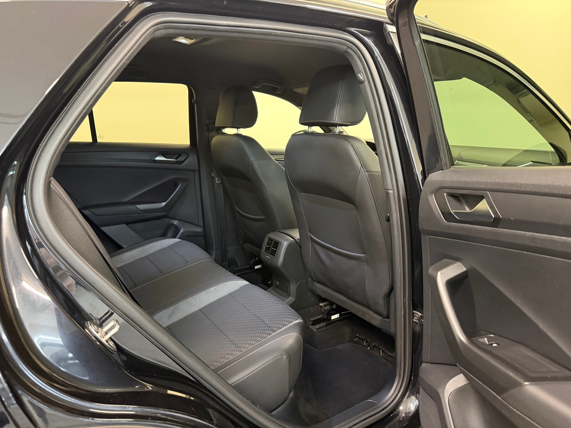 VW T-Roc 1.5 TSI R-Line EVO Sport DSG 4Motion-image-29