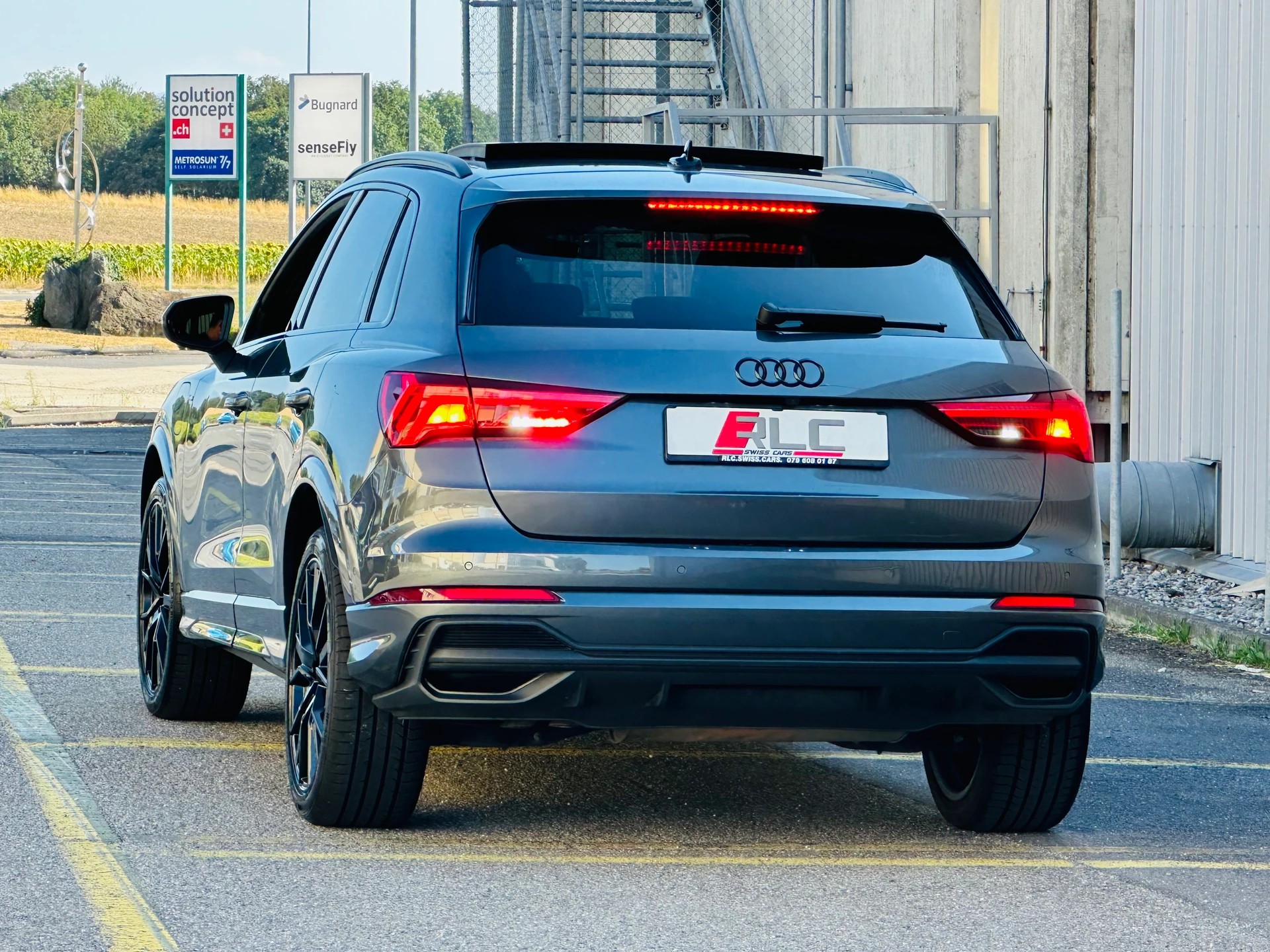 AUDI Q3 45 TFSI e S line S-tronic-image-12