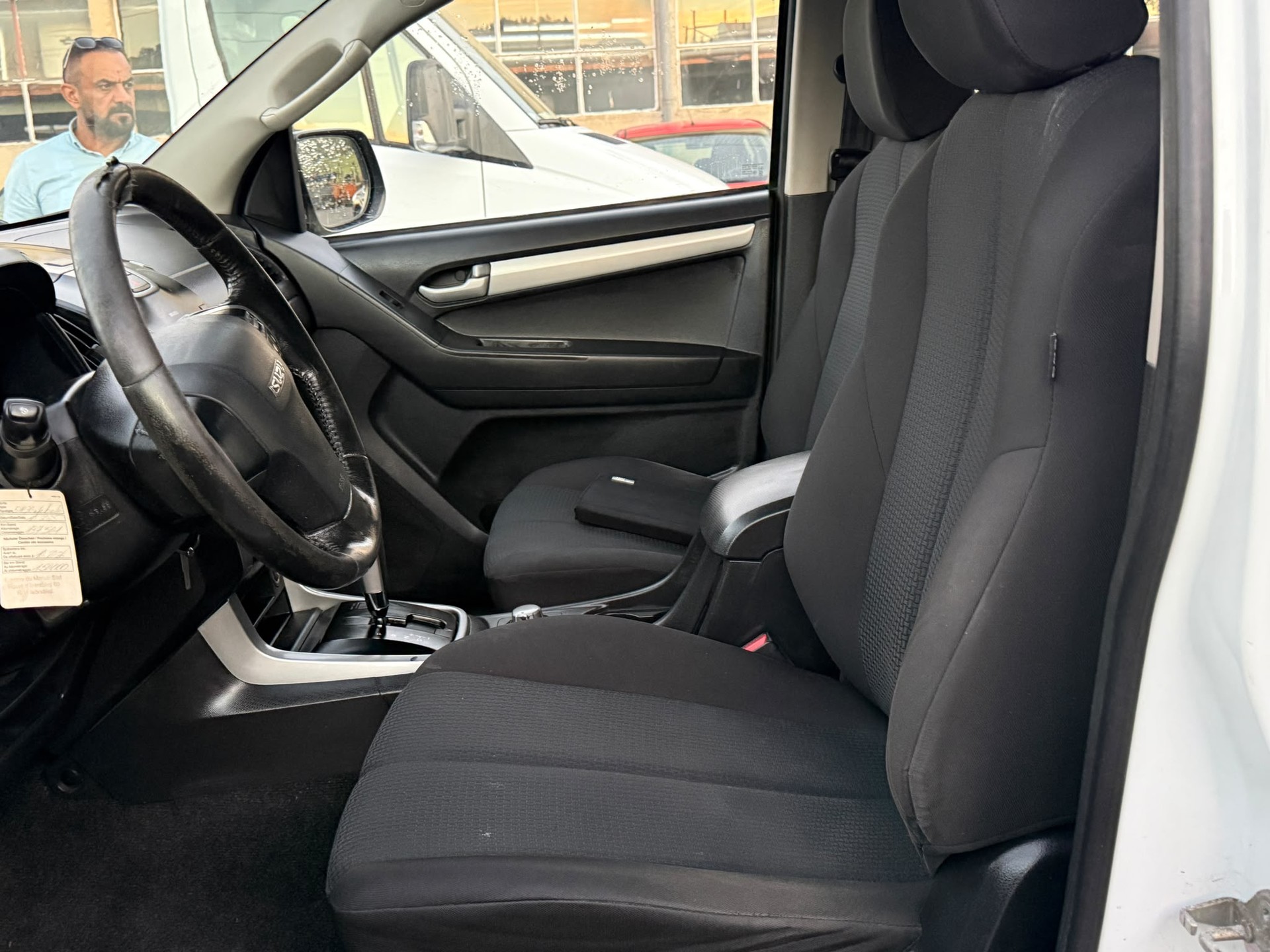 ISUZU D-MAX 2.5 Crew Cab Solar 4x4 A-image-13