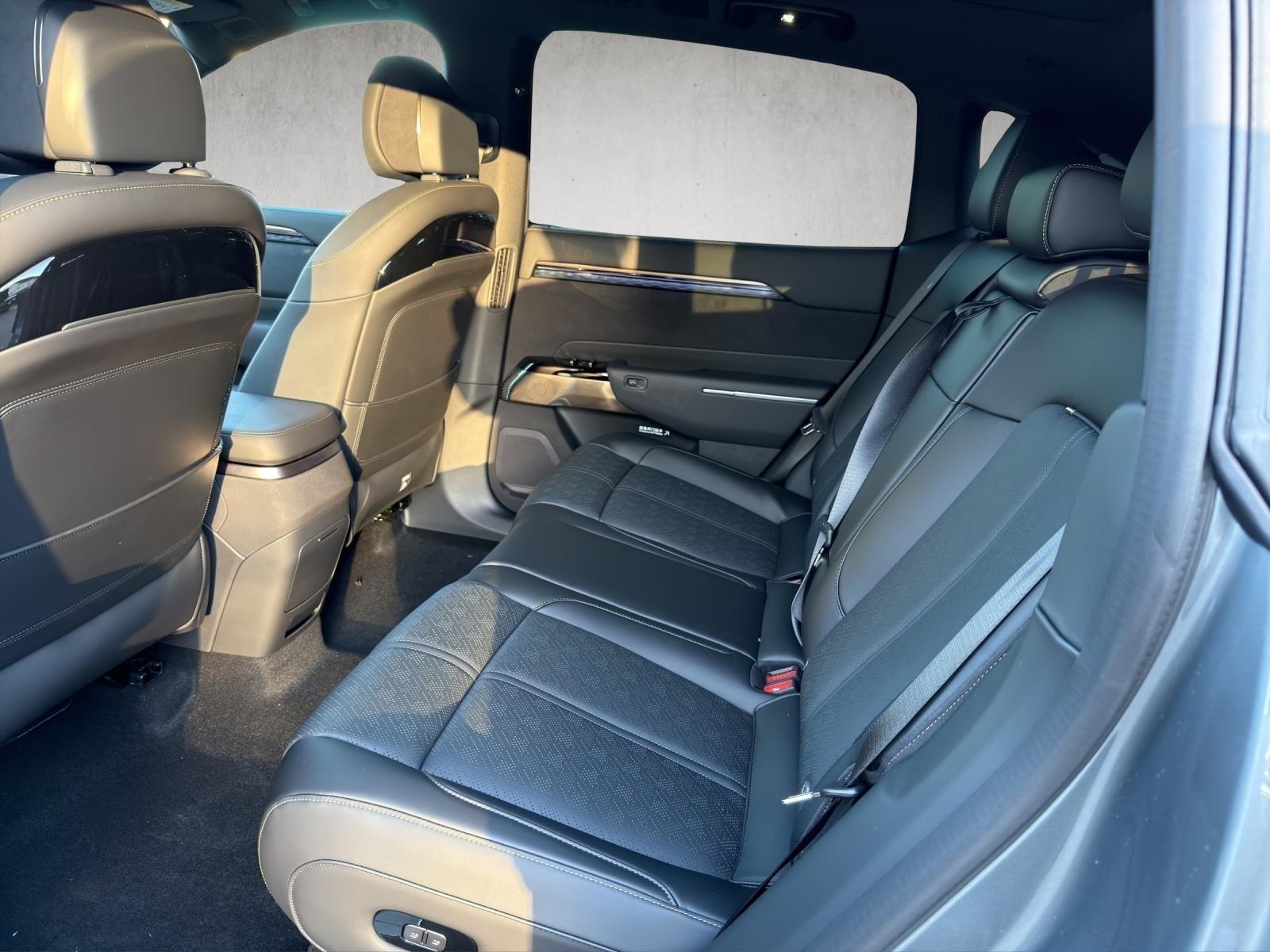 ZEEKR 7X Privilege AWD-image-12