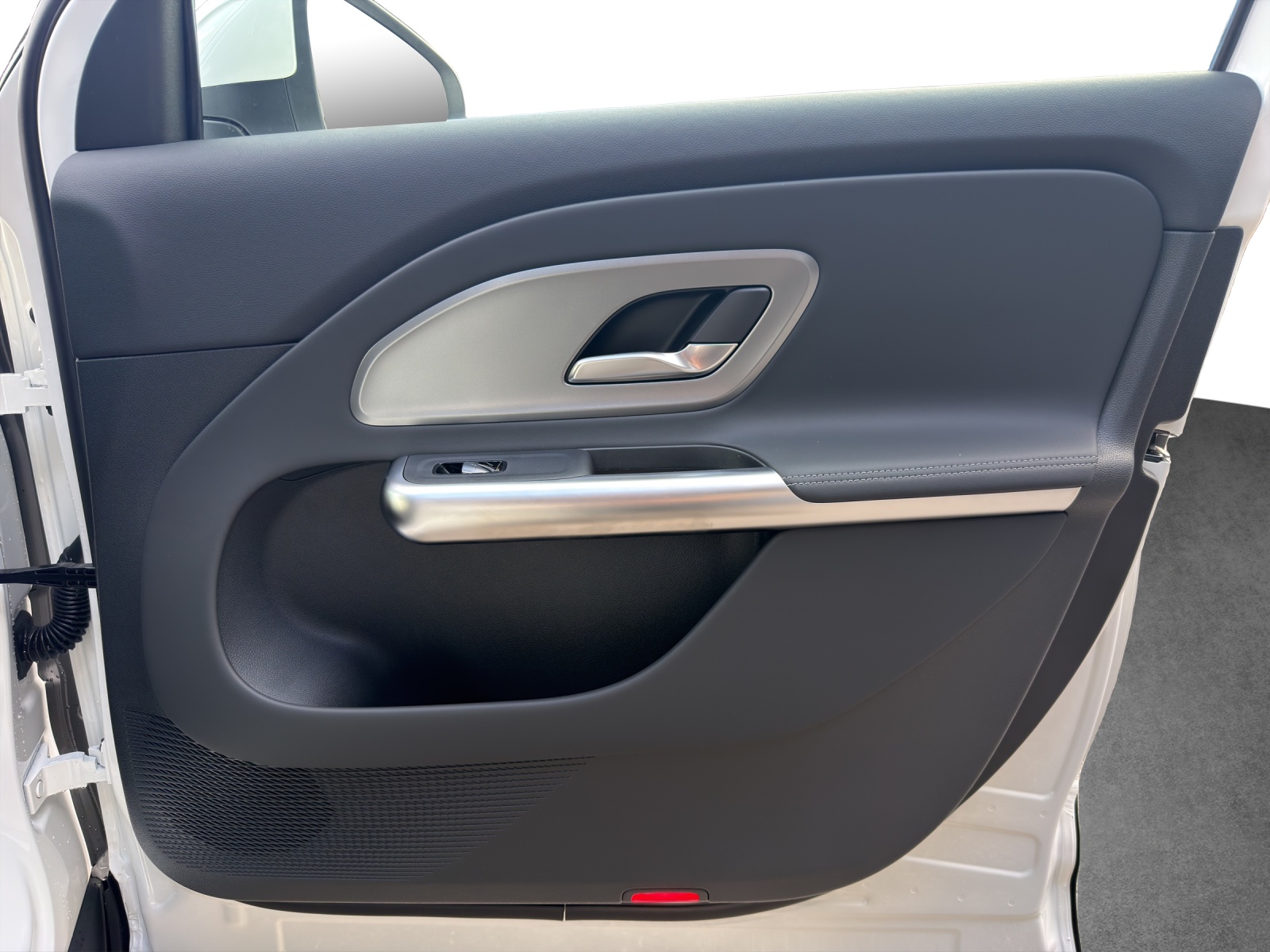 MERCEDES-BENZ GLB 220 4Matic 8G-Tronic-image-17