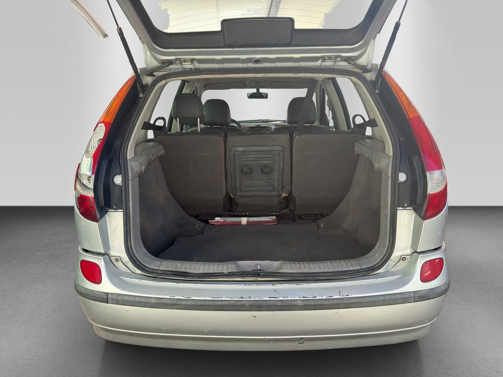 NISSAN Almera Tino 2.0 16V Elegance-image-15