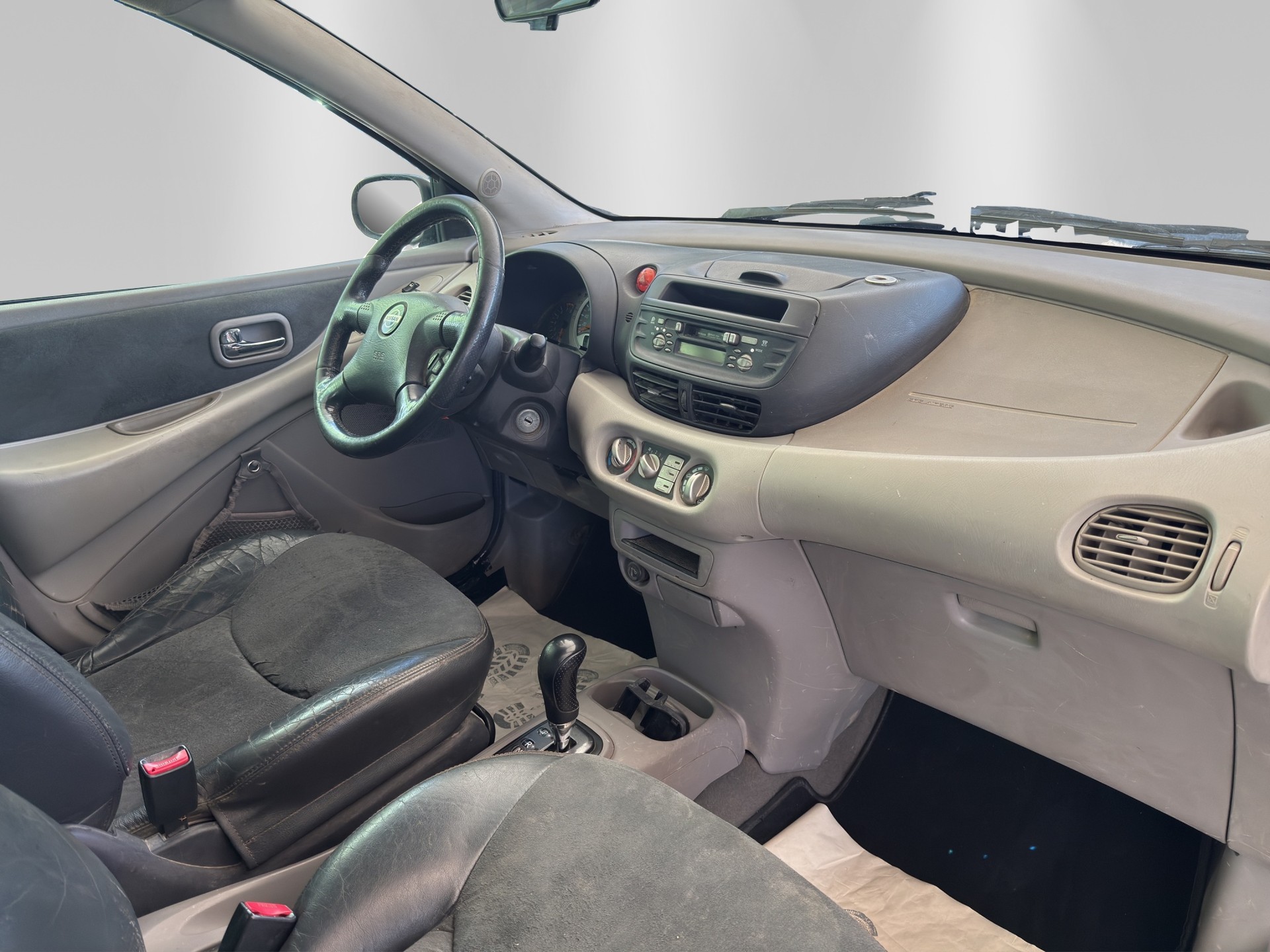 NISSAN Almera Tino 2.0 16V Elegance-image-12