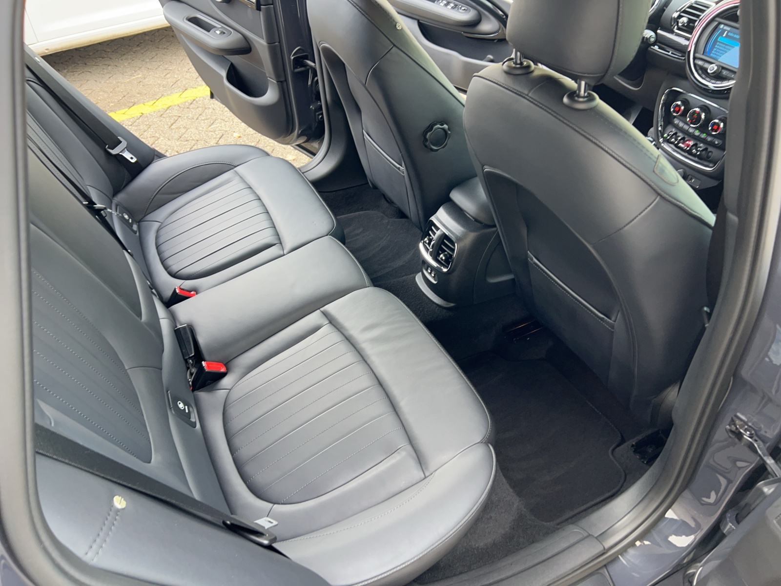MINI Clubman Cooper S ALL4 Steptronic-image-7