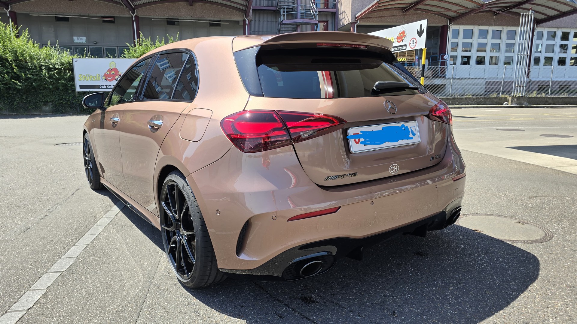 MERCEDES-BENZ A 35 AMG 4matic-image-2