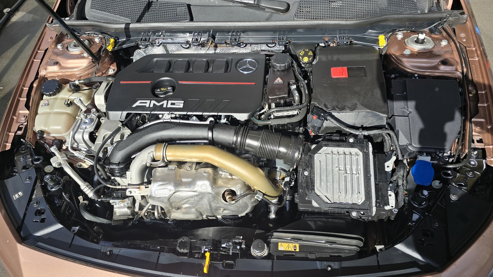 MERCEDES-BENZ A 35 AMG 4matic-image-4