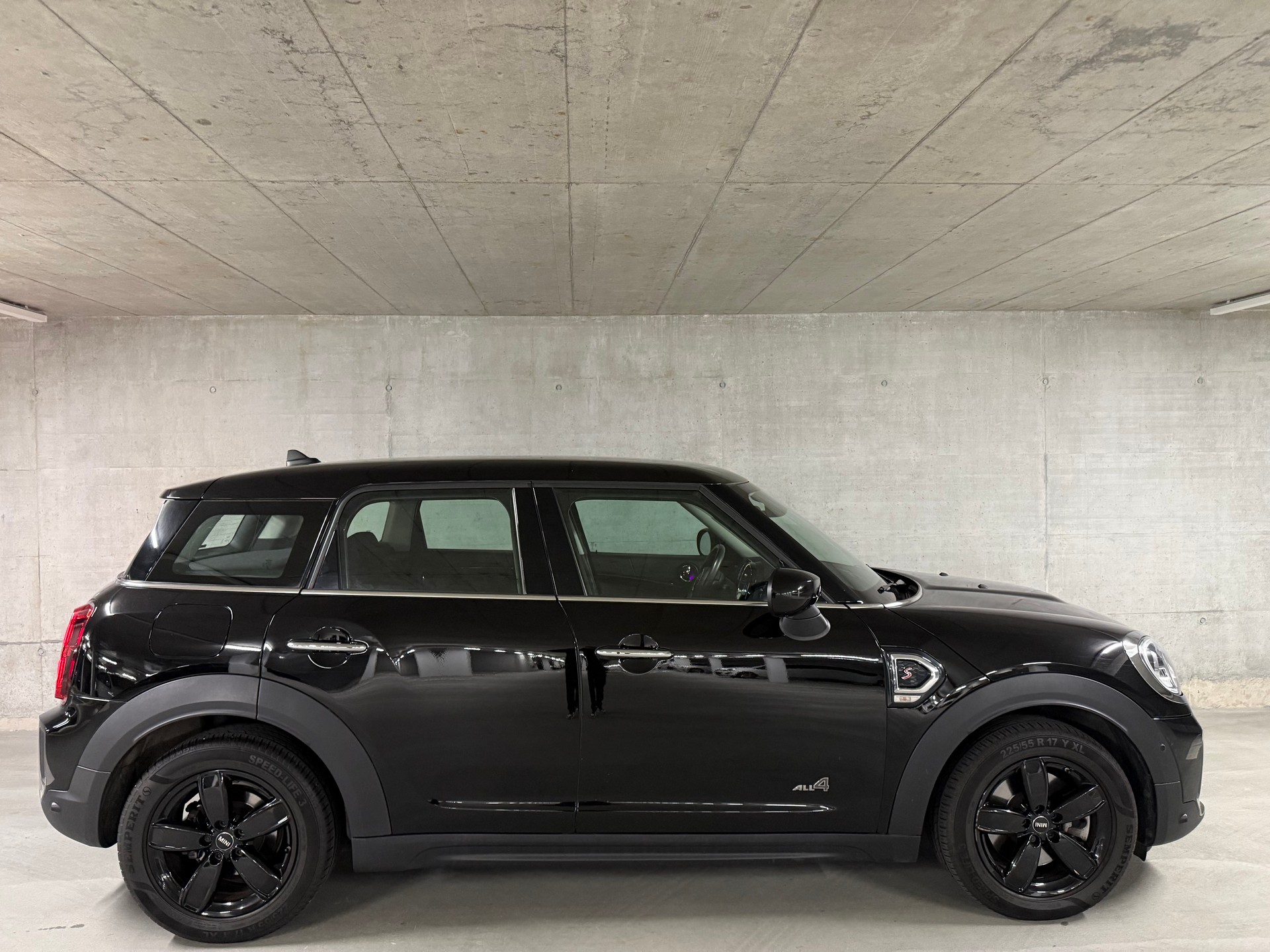 MINI Countryman F60 2.0i Cooper S ALL4-image-3