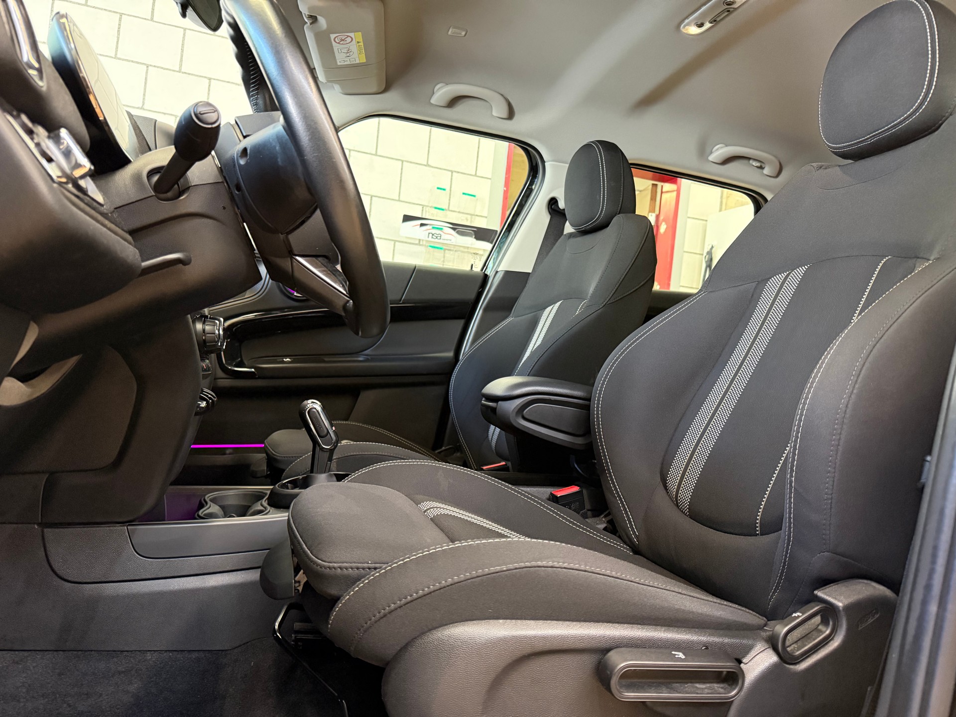 MINI Countryman F60 2.0i Cooper S ALL4-image-11