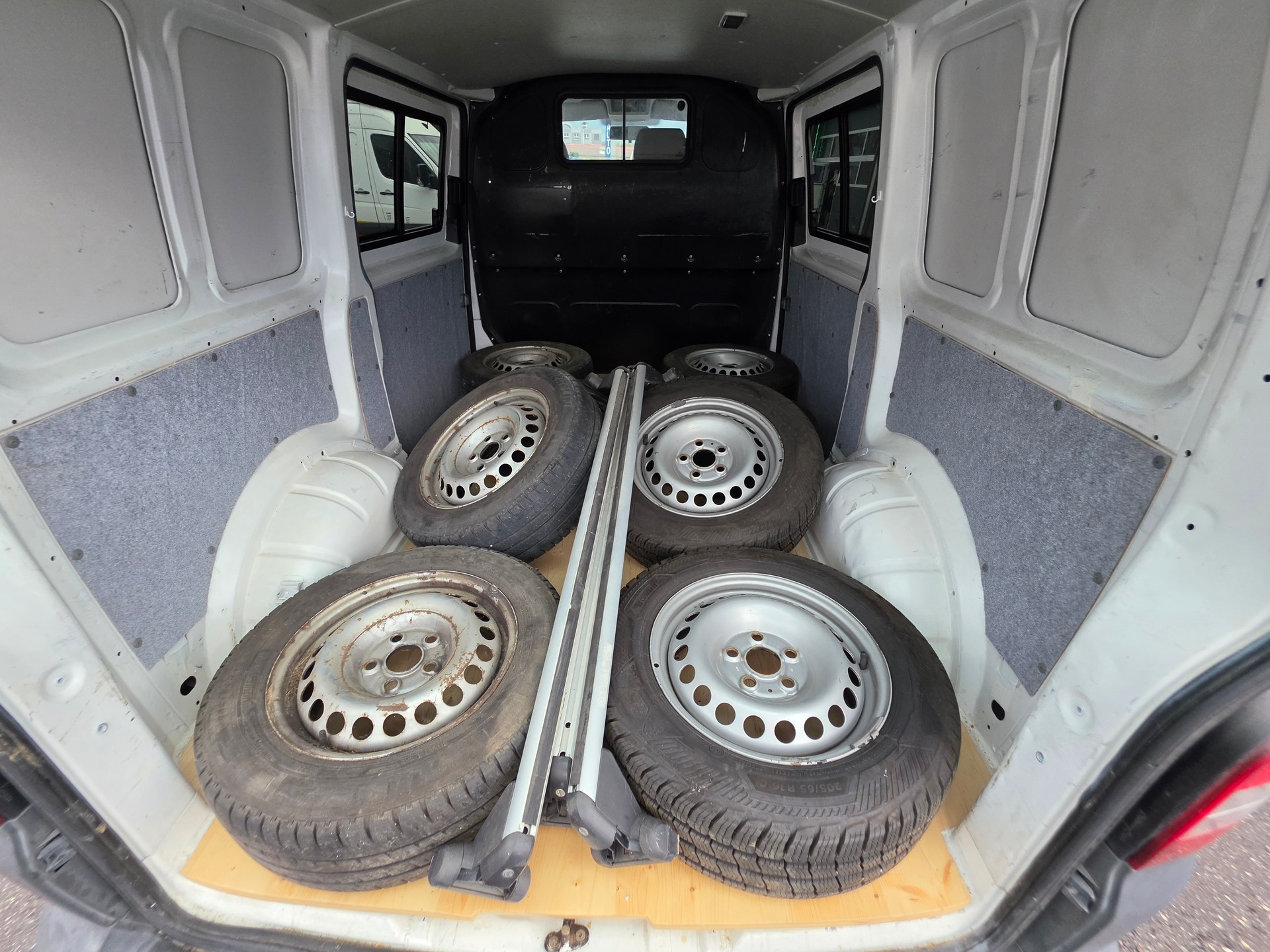 VW T5 2.0 TDI Champion 4Motion-image-6