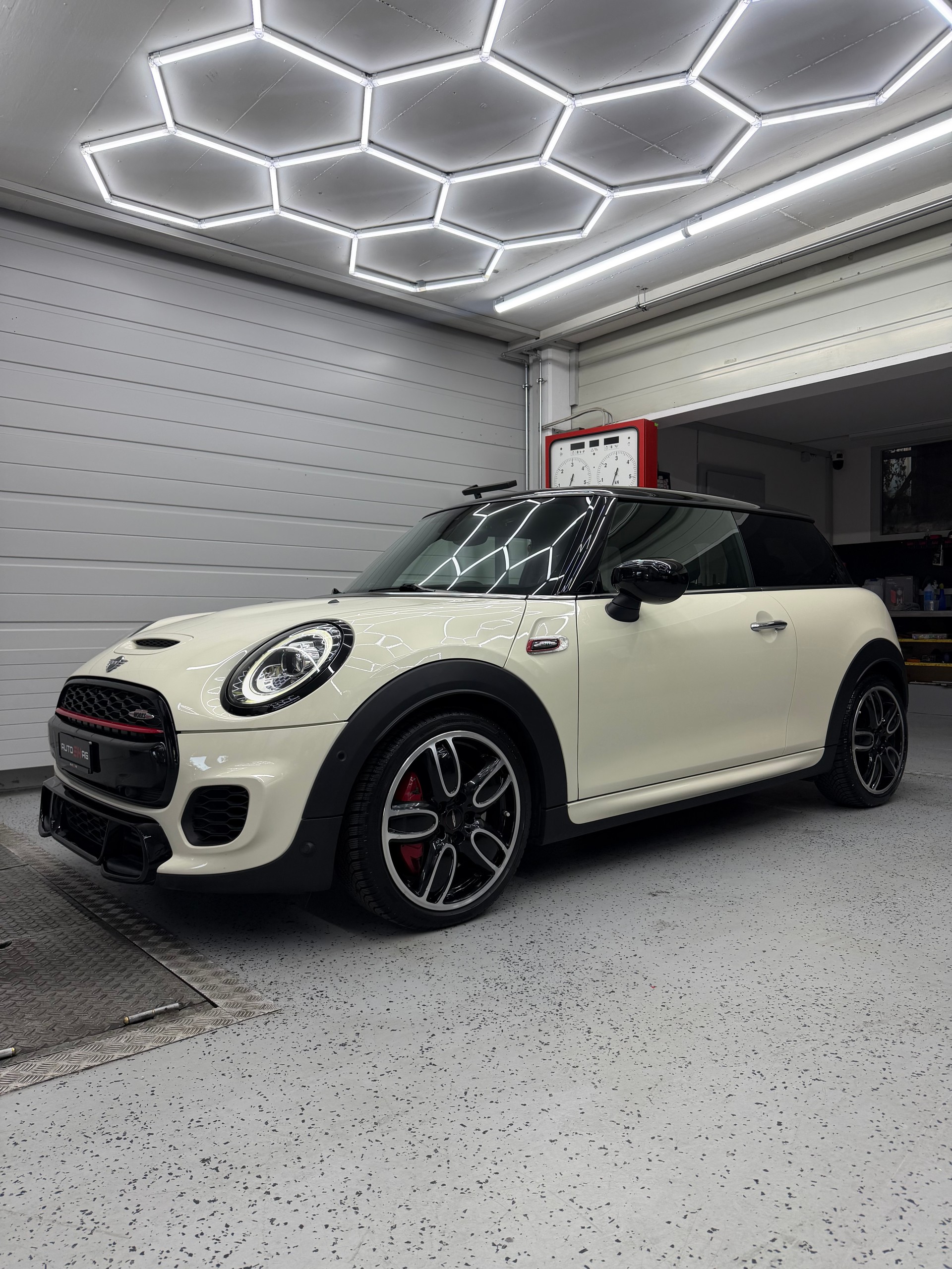MINI Cooper John Cooper Works Steptronic-image-0